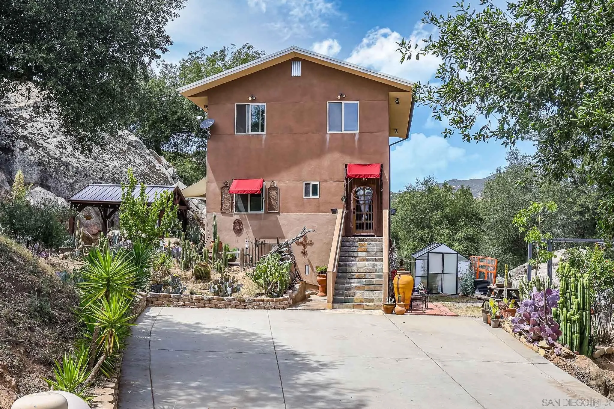 https://cdn.realtyfeed.com/cdn/127/260014575/38bdf2c00da1ed04a6812e066fcb5b8c.webp