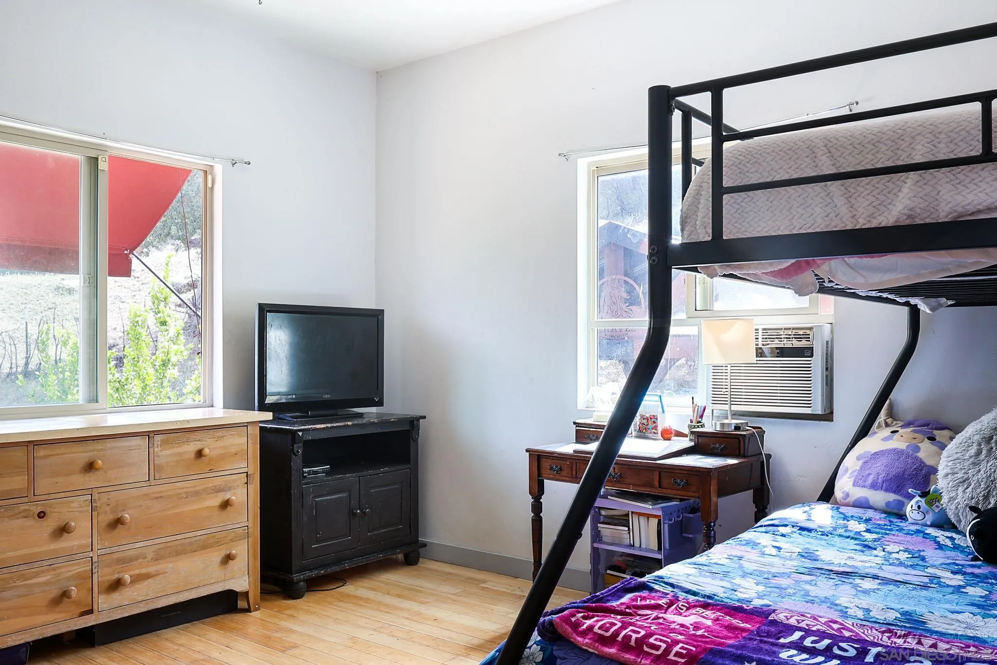 https://cdn.realtyfeed.com/cdn/127/260014575/5dbb14cc0e349ea1f48217ce9926b7fa.webp
