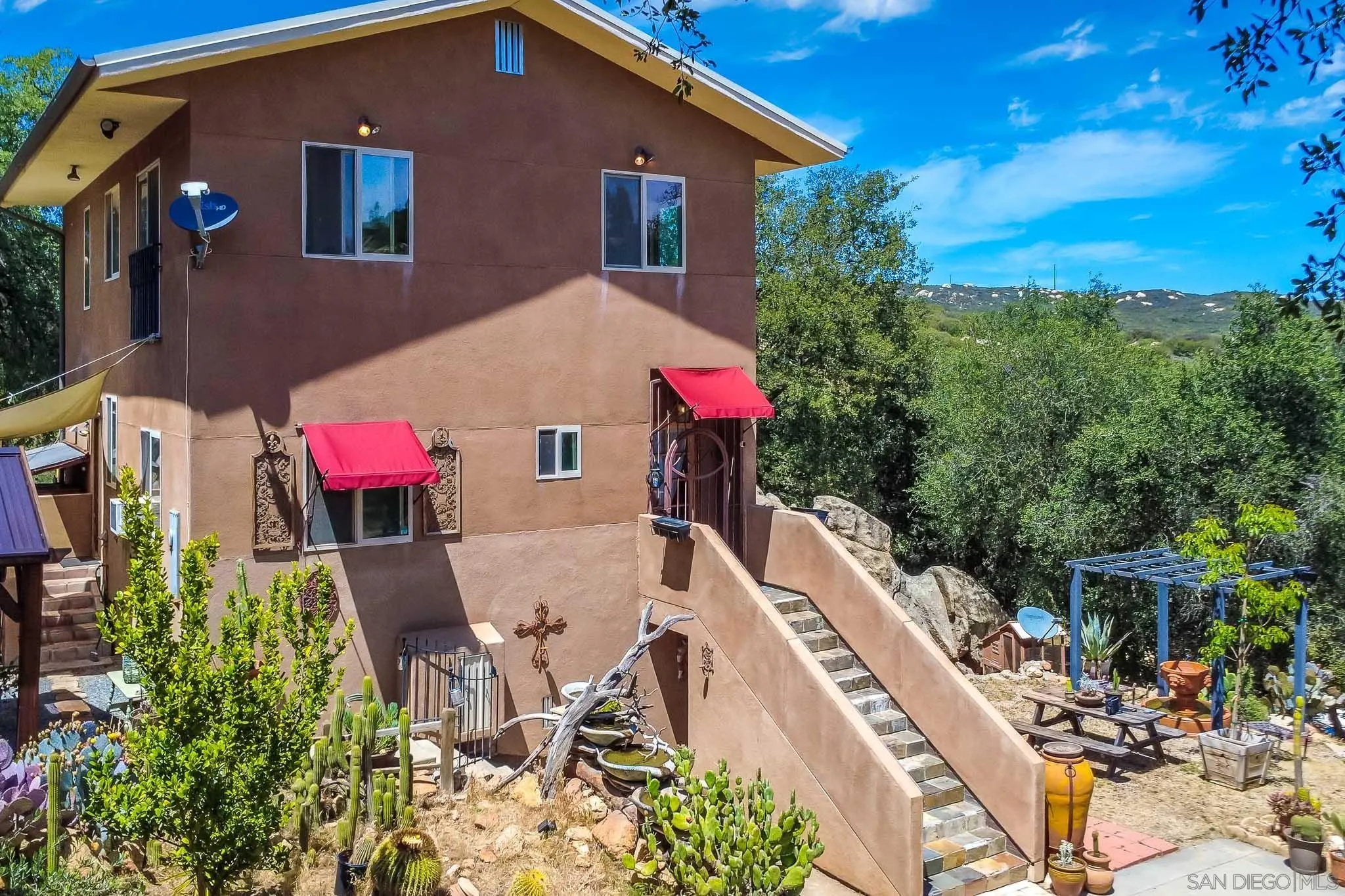 https://cdn.realtyfeed.com/cdn/127/260014575/66cb1eae3be3d7cc835a1d633e071987.webp