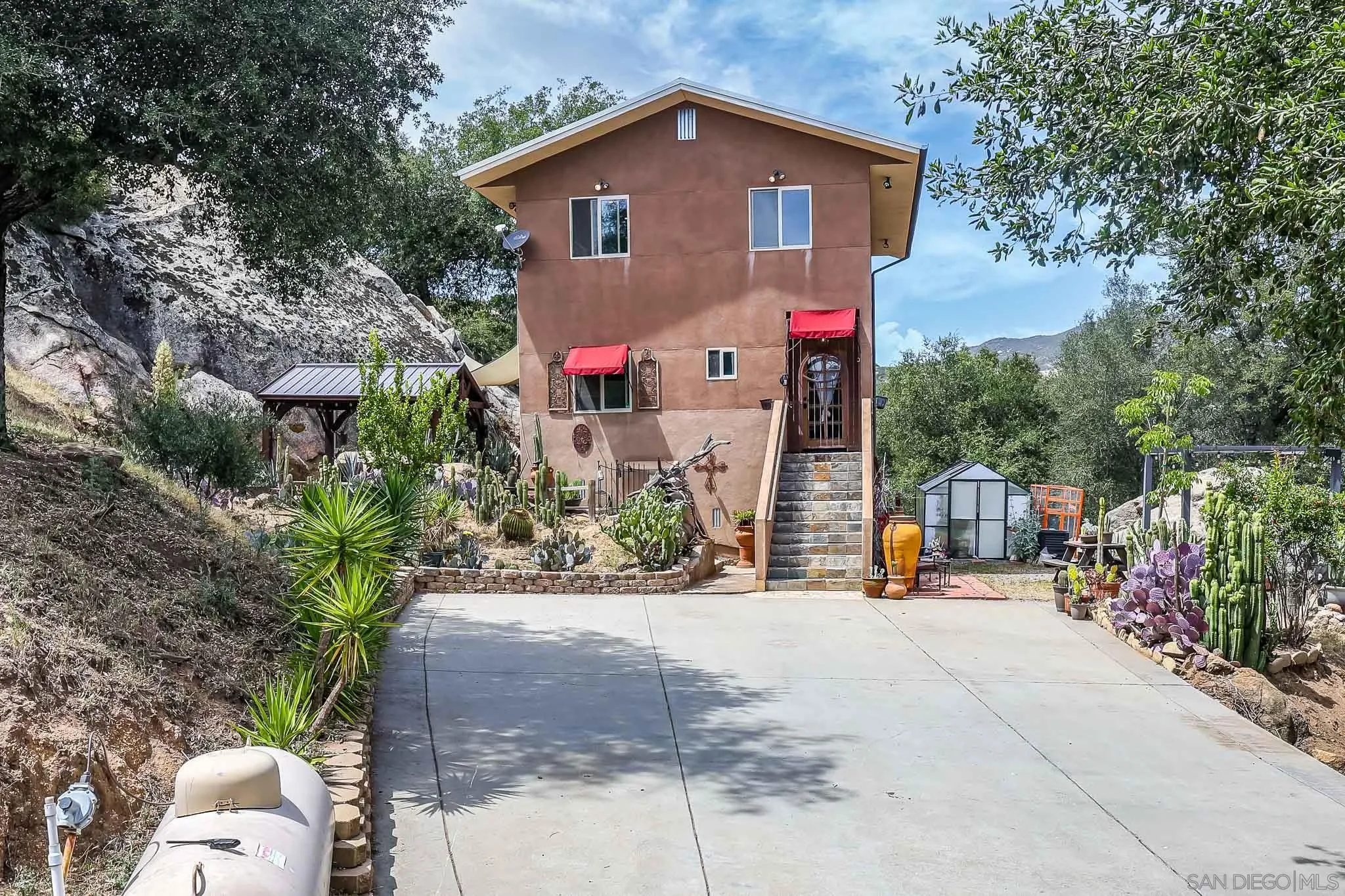 https://cdn.realtyfeed.com/cdn/127/260014575/af53319de30b7883528055d021be0861.webp