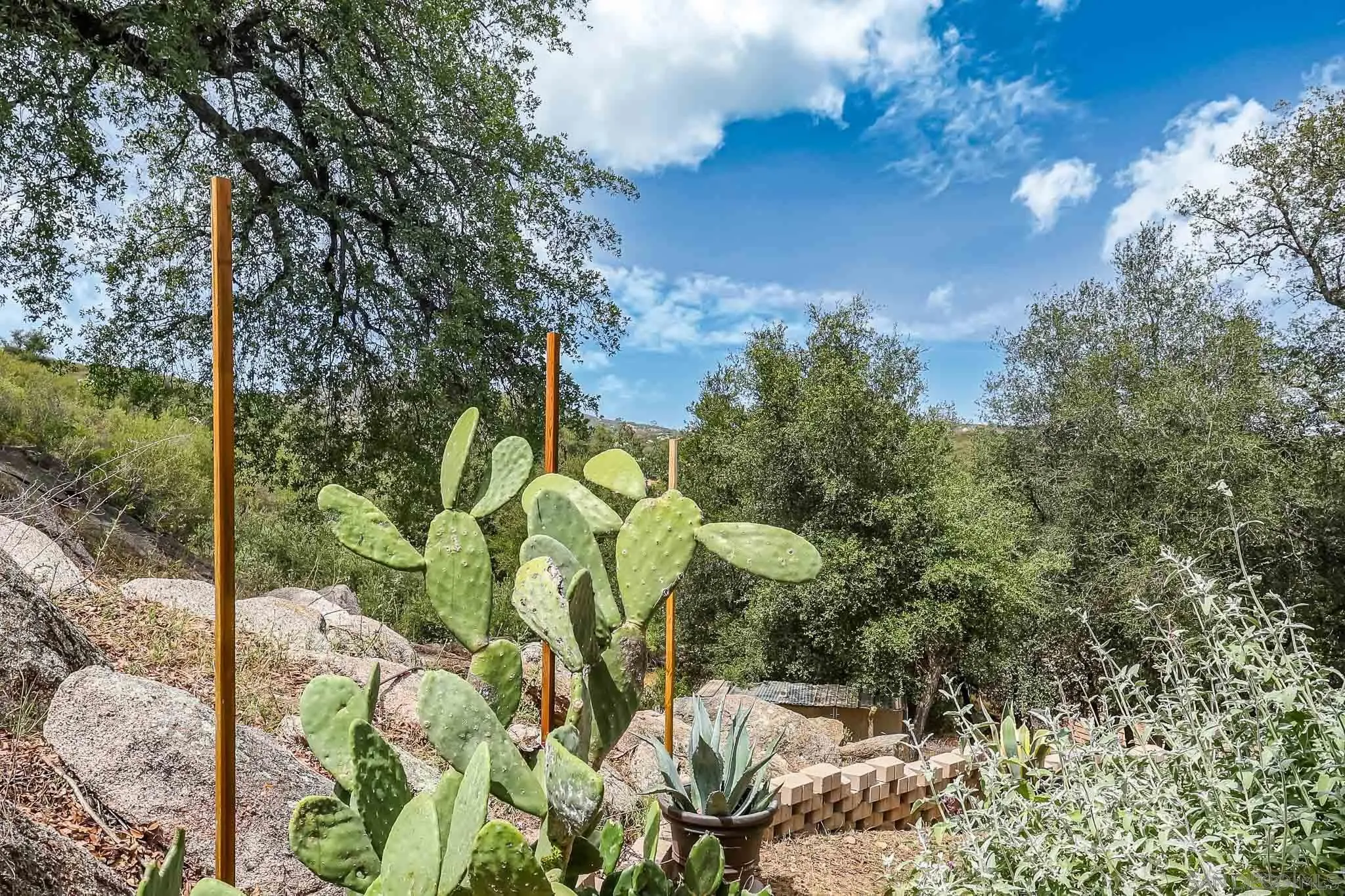 https://cdn.realtyfeed.com/cdn/127/260014575/b4b30e1856258ee1b4876cd5d751ef66.webp