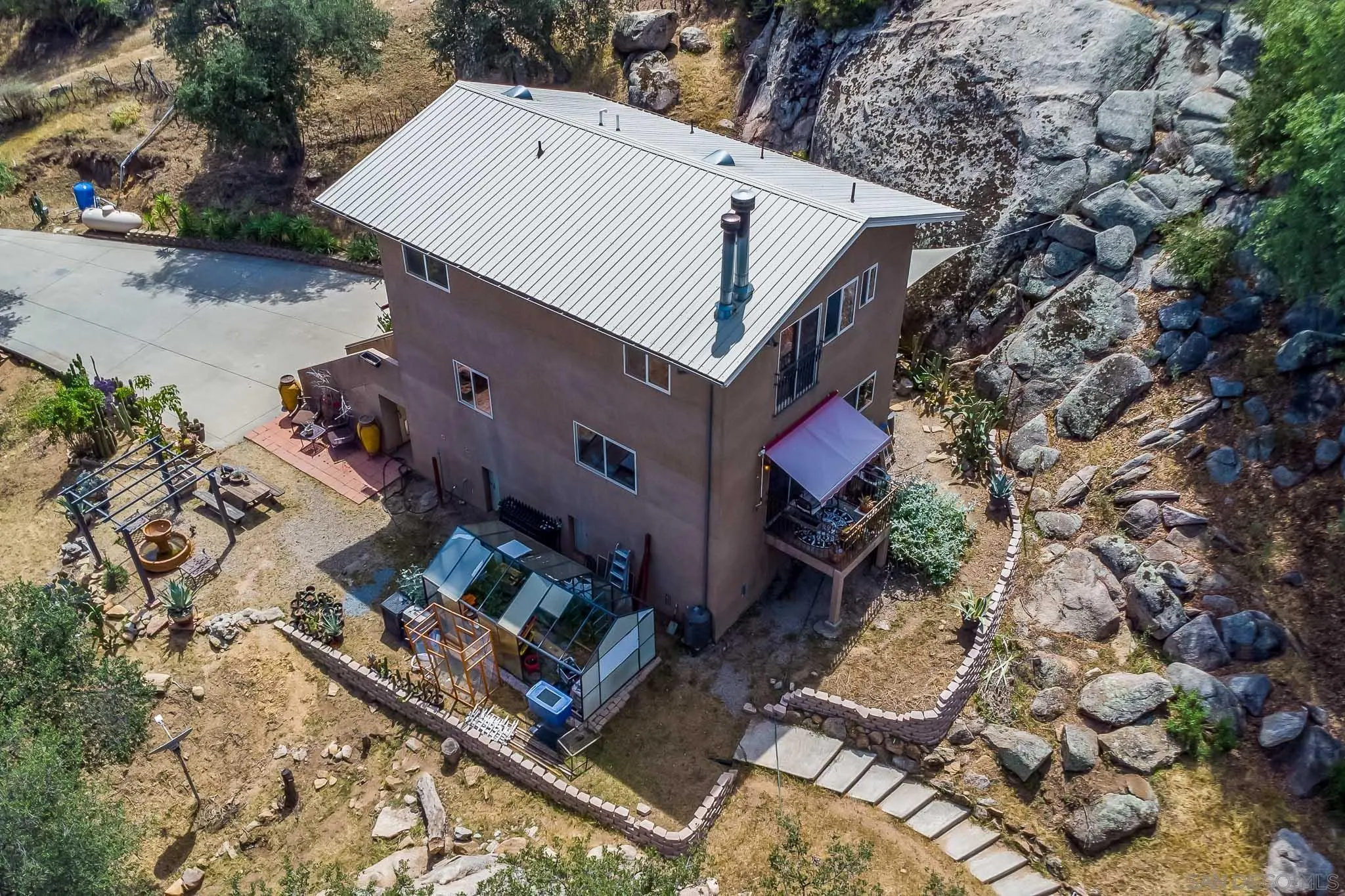 https://cdn.realtyfeed.com/cdn/127/260014575/c26a08d7b15b47085efc50c7f1c09910.webp