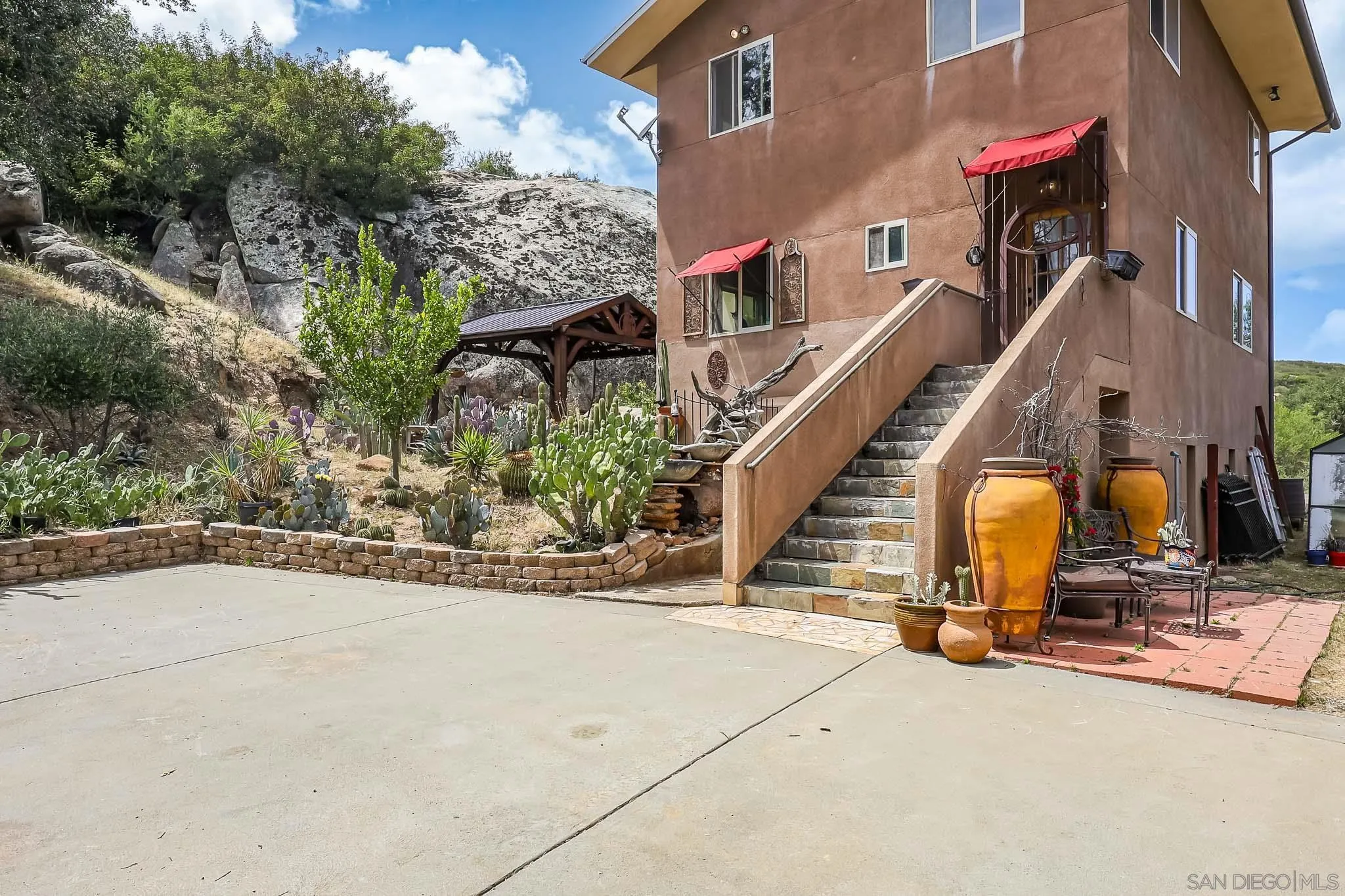 https://cdn.realtyfeed.com/cdn/127/260014575/c5476dfac158d26ba5754b3de7732bef.webp
