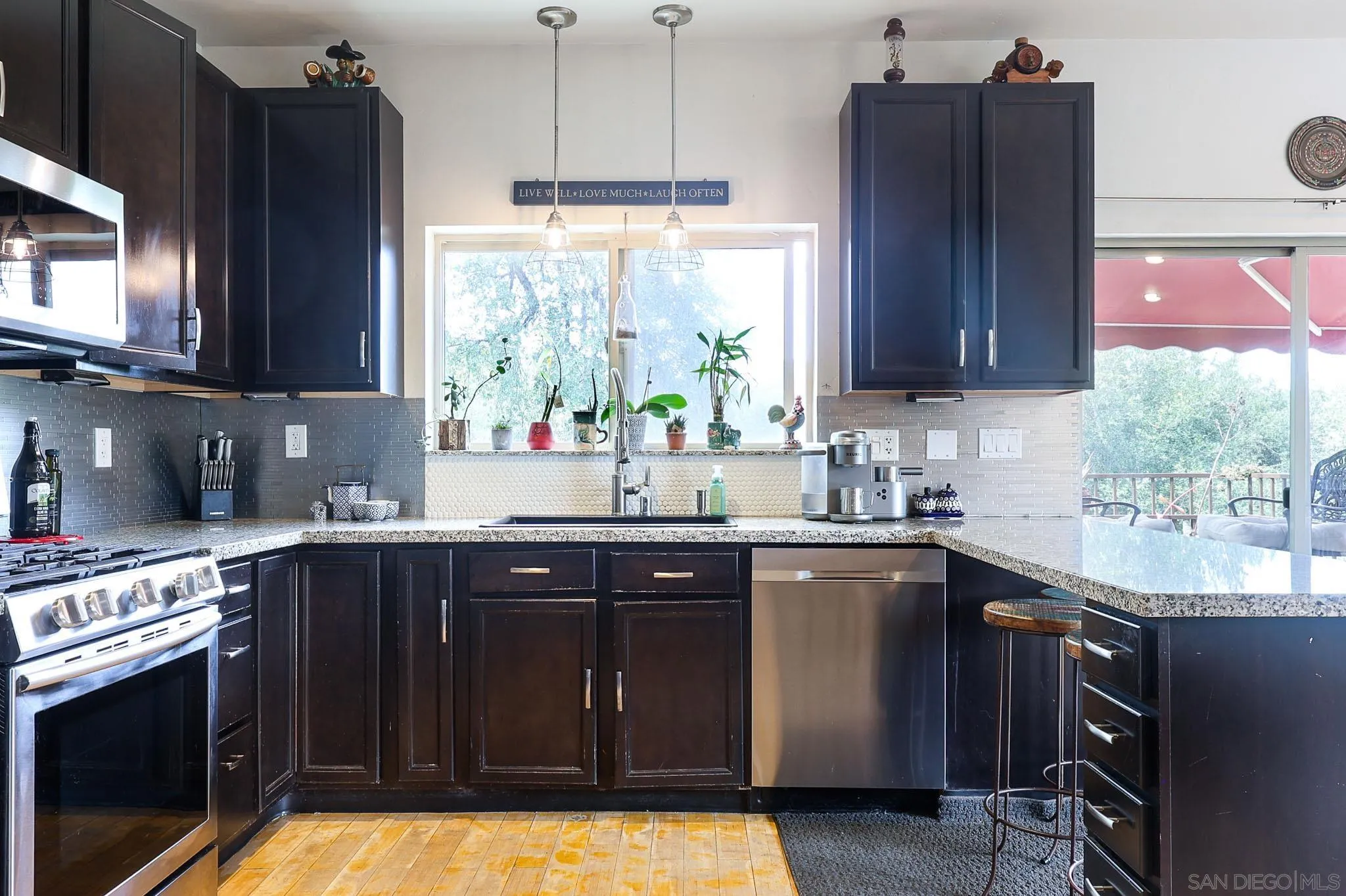 https://cdn.realtyfeed.com/cdn/127/260014575/dc25a19310ceba6de8a5419435ddfe61.webp