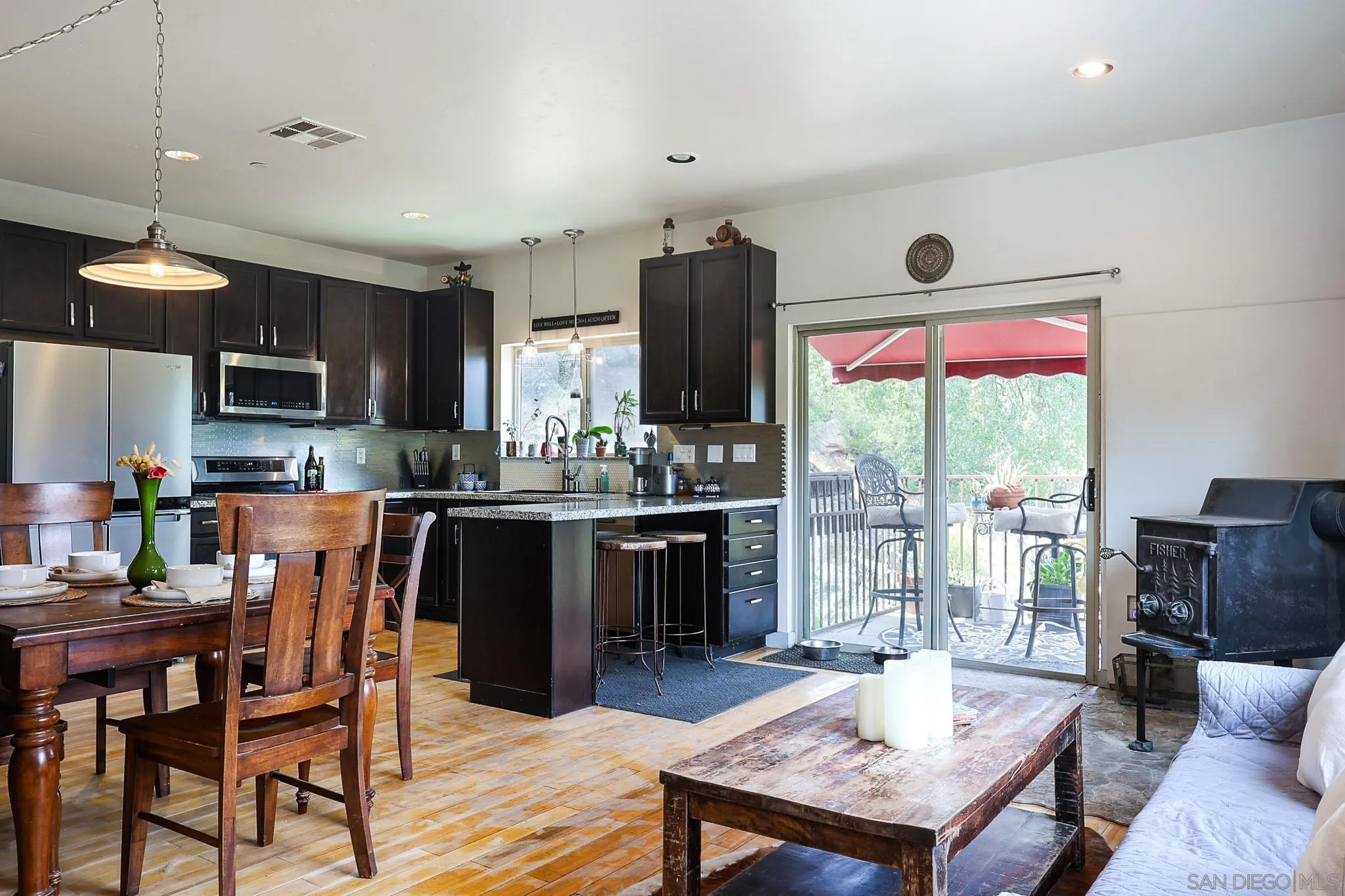 https://cdn.realtyfeed.com/cdn/127/260014575/e1c7a28a815851ba2c5911d17fc7a6d1.webp
