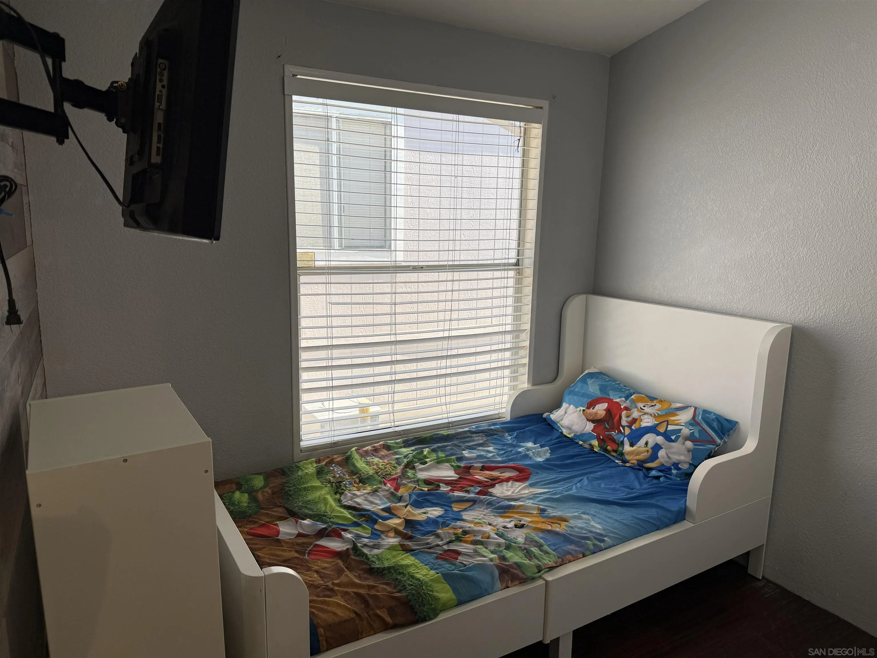 https://cdn.realtyfeed.com/cdn/127/260014585/086c441bd7dea4bbe36cb227051596a0.webp