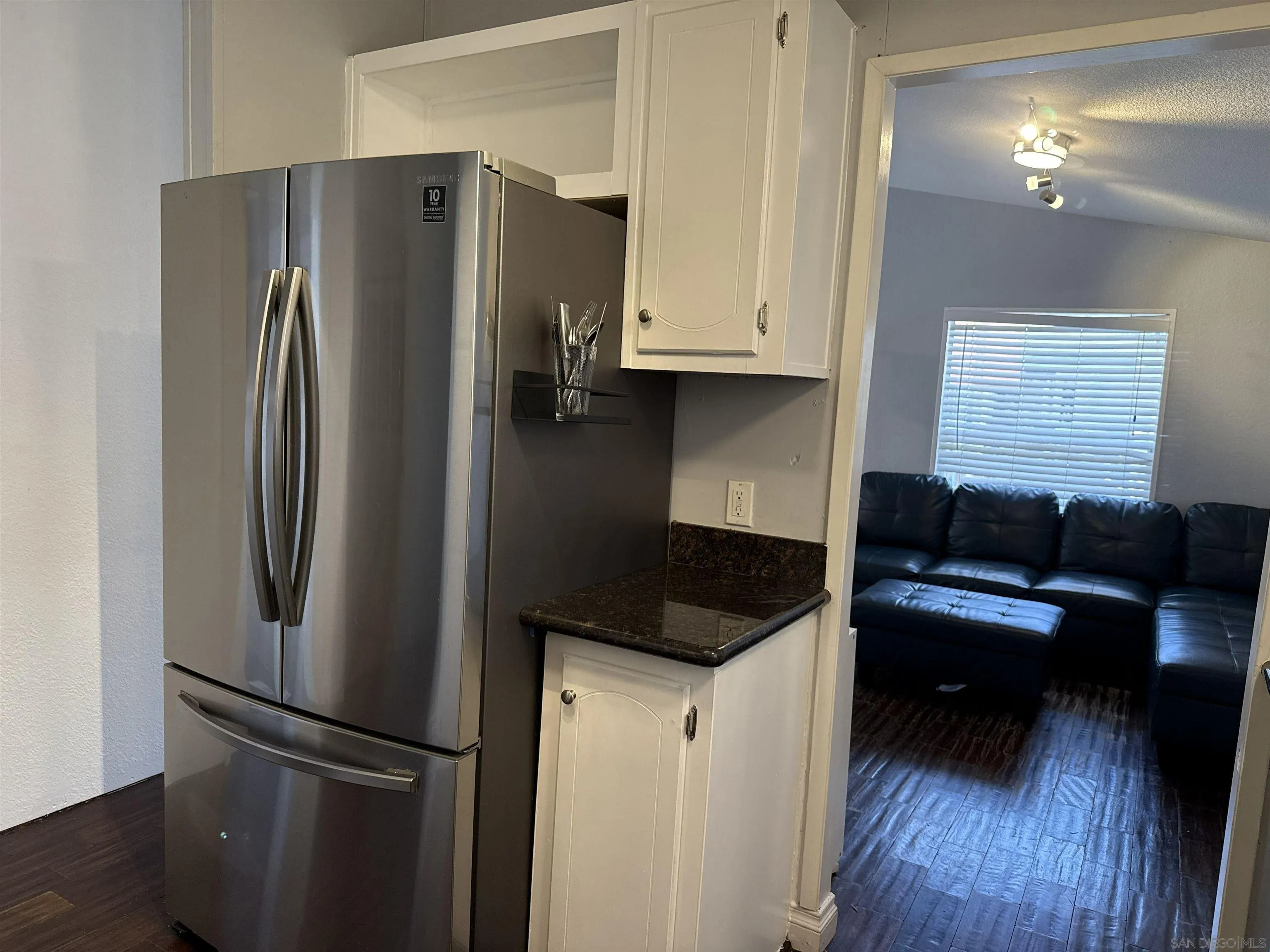 https://cdn.realtyfeed.com/cdn/127/260014585/0f696603a6eb52e1ed6af459c7103982.webp