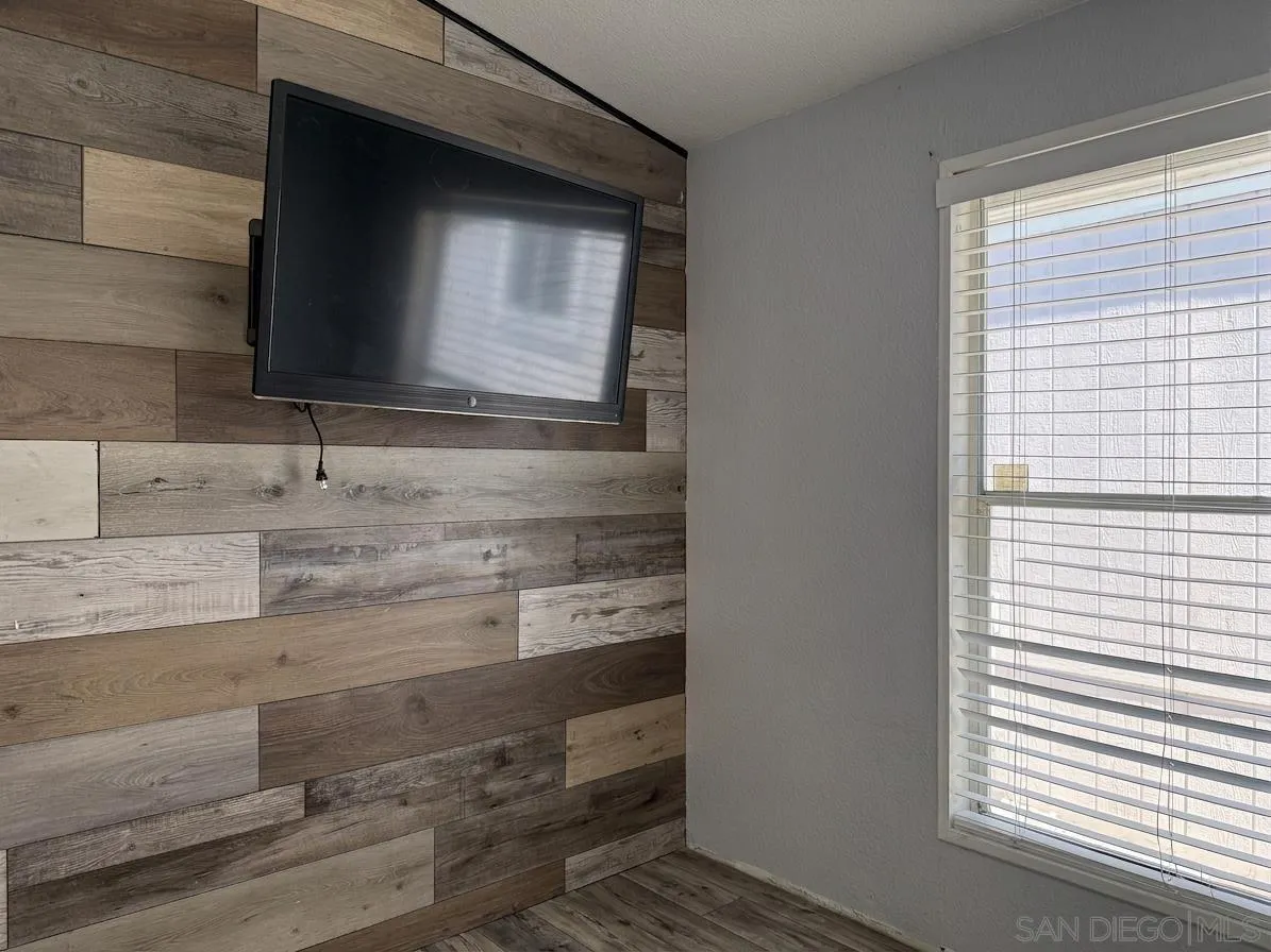 https://cdn.realtyfeed.com/cdn/127/260014585/2edaa3648ff5e3f3713e882c50e1865c.webp