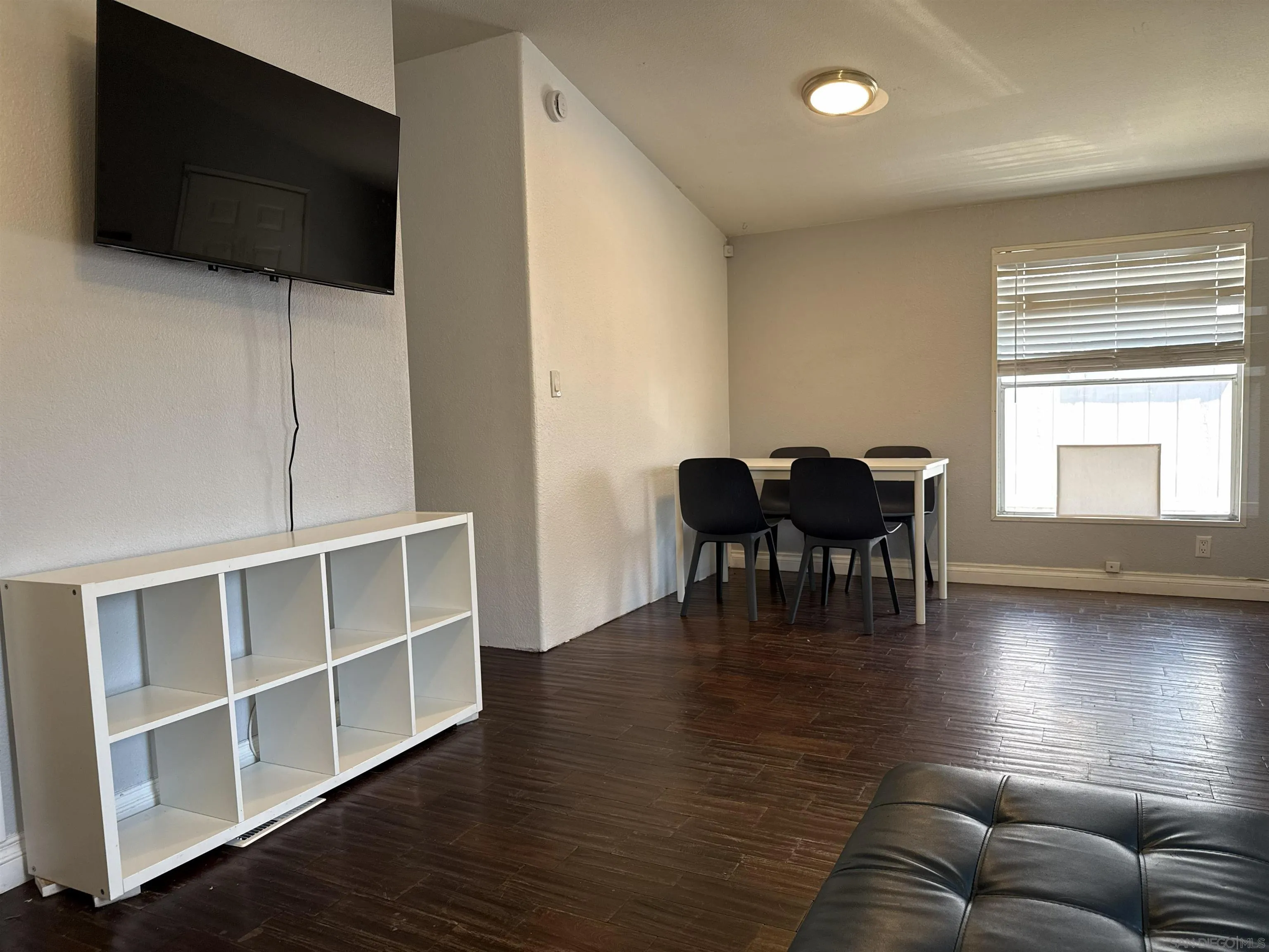 https://cdn.realtyfeed.com/cdn/127/260014585/323bf2c618aba57b1e76db30698fc62e.webp