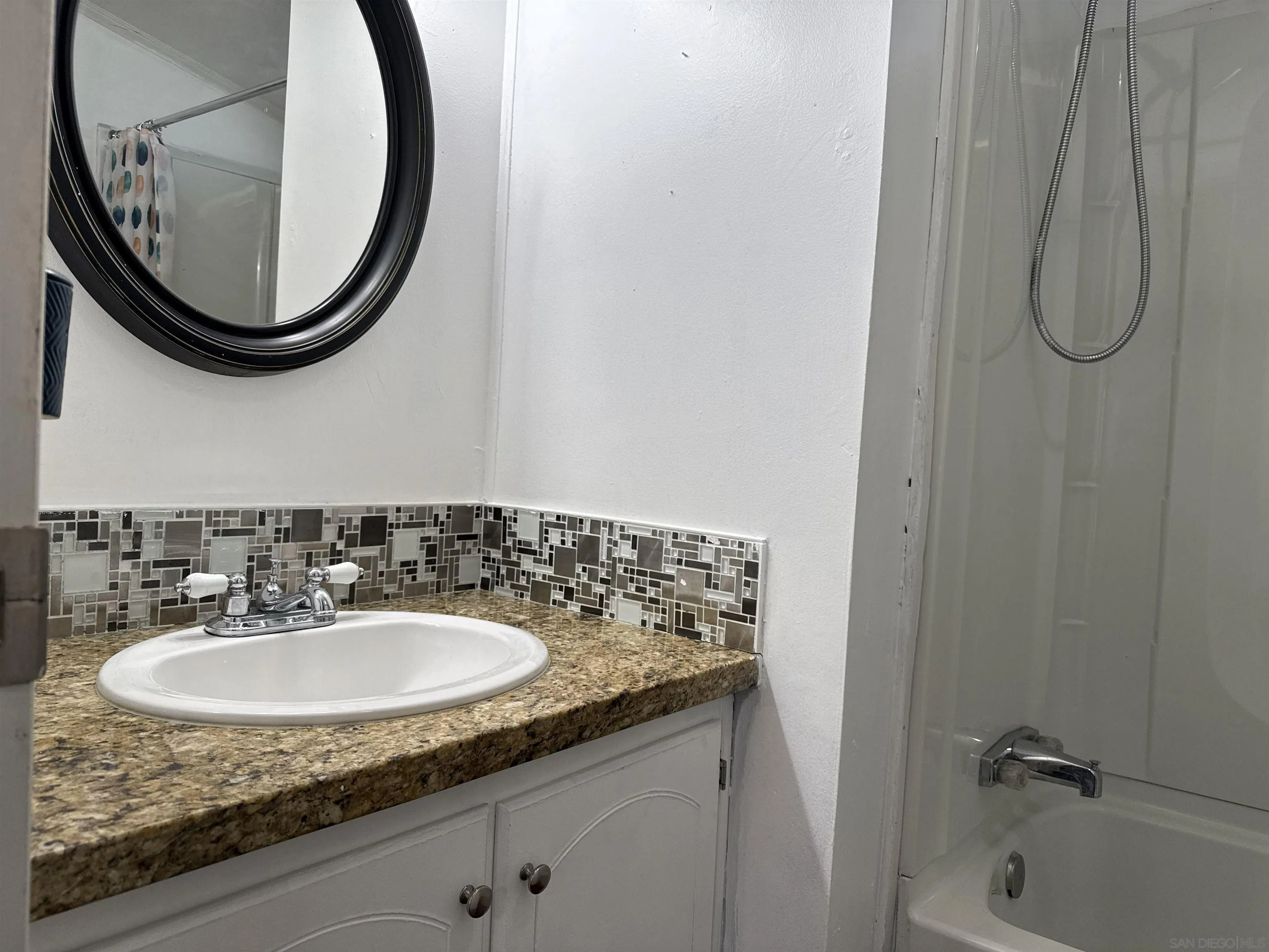 https://cdn.realtyfeed.com/cdn/127/260014585/5f8574d7502a414ece5aa0c385216ec3.webp