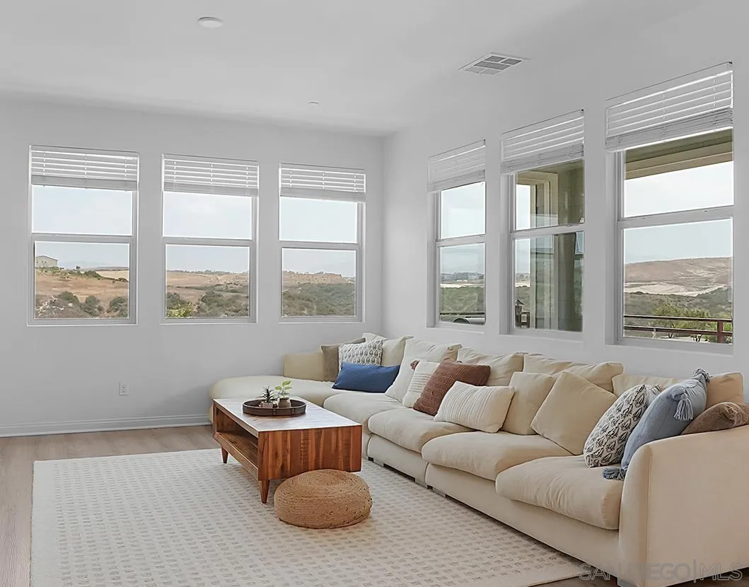 Photo #2: 260014586 Listing: Photo #2