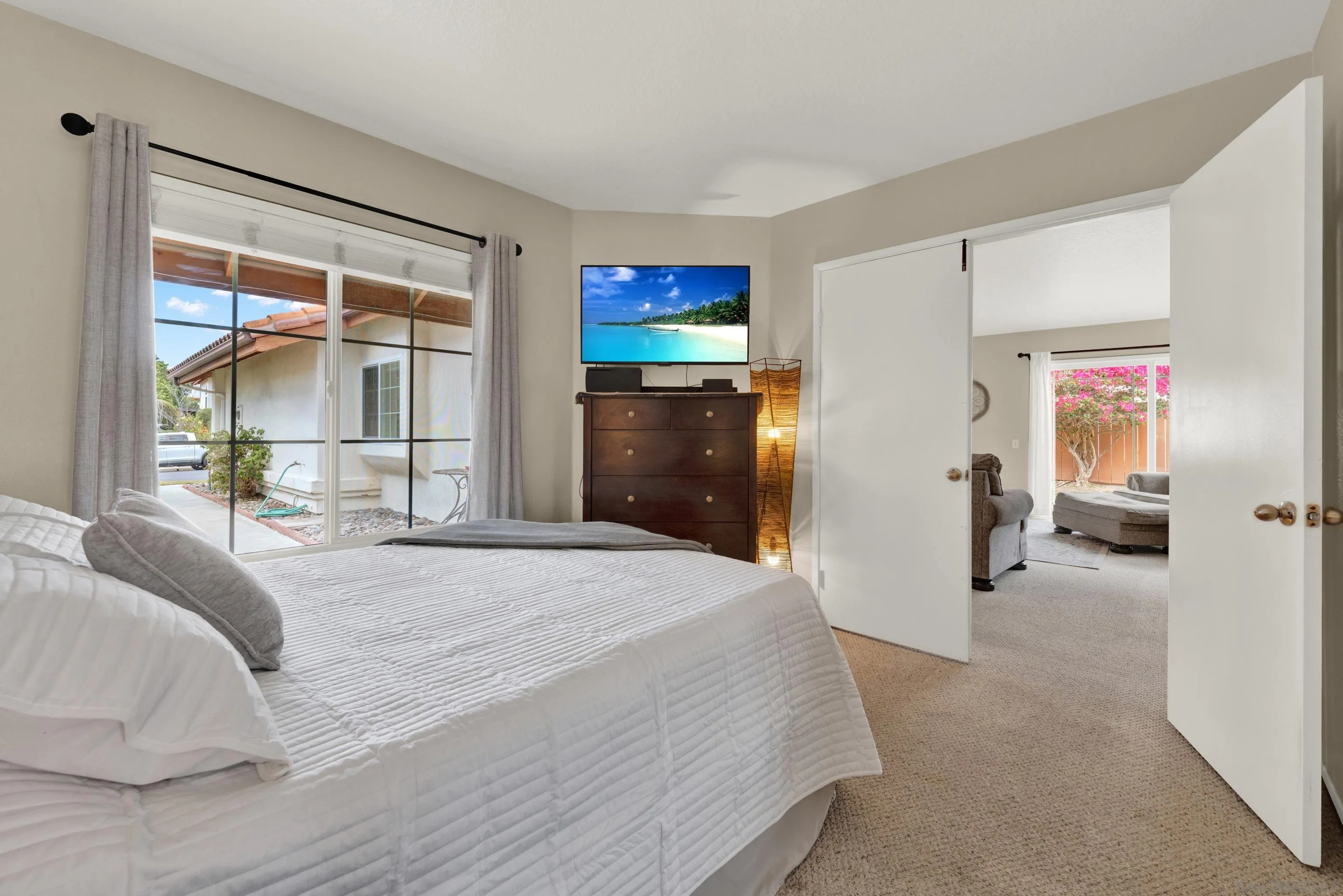 https://cdn.realtyfeed.com/cdn/127/260014599/08cd0f26fe0725b6cea690cabbf5aea0.webp