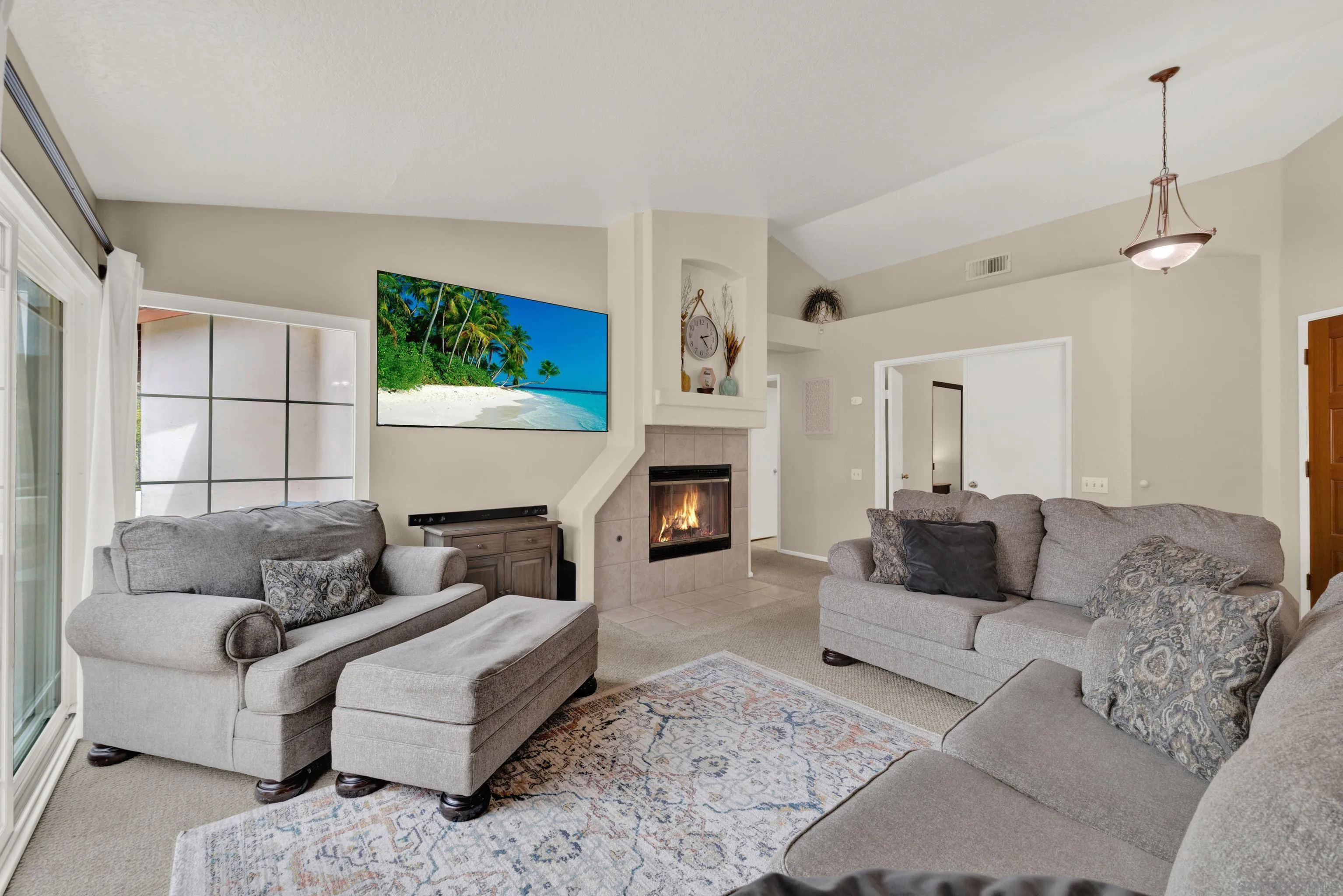 https://cdn.realtyfeed.com/cdn/127/260014599/107cca04d62099c6925ac63bc94bb0f3.webp