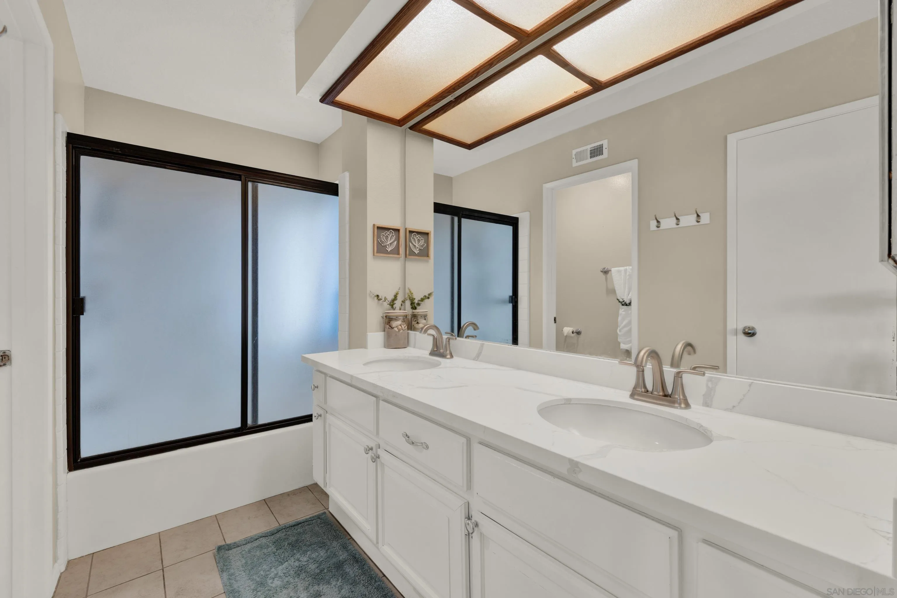 https://cdn.realtyfeed.com/cdn/127/260014599/15e71e2d26b0abe49ce032c304b81ce3.webp