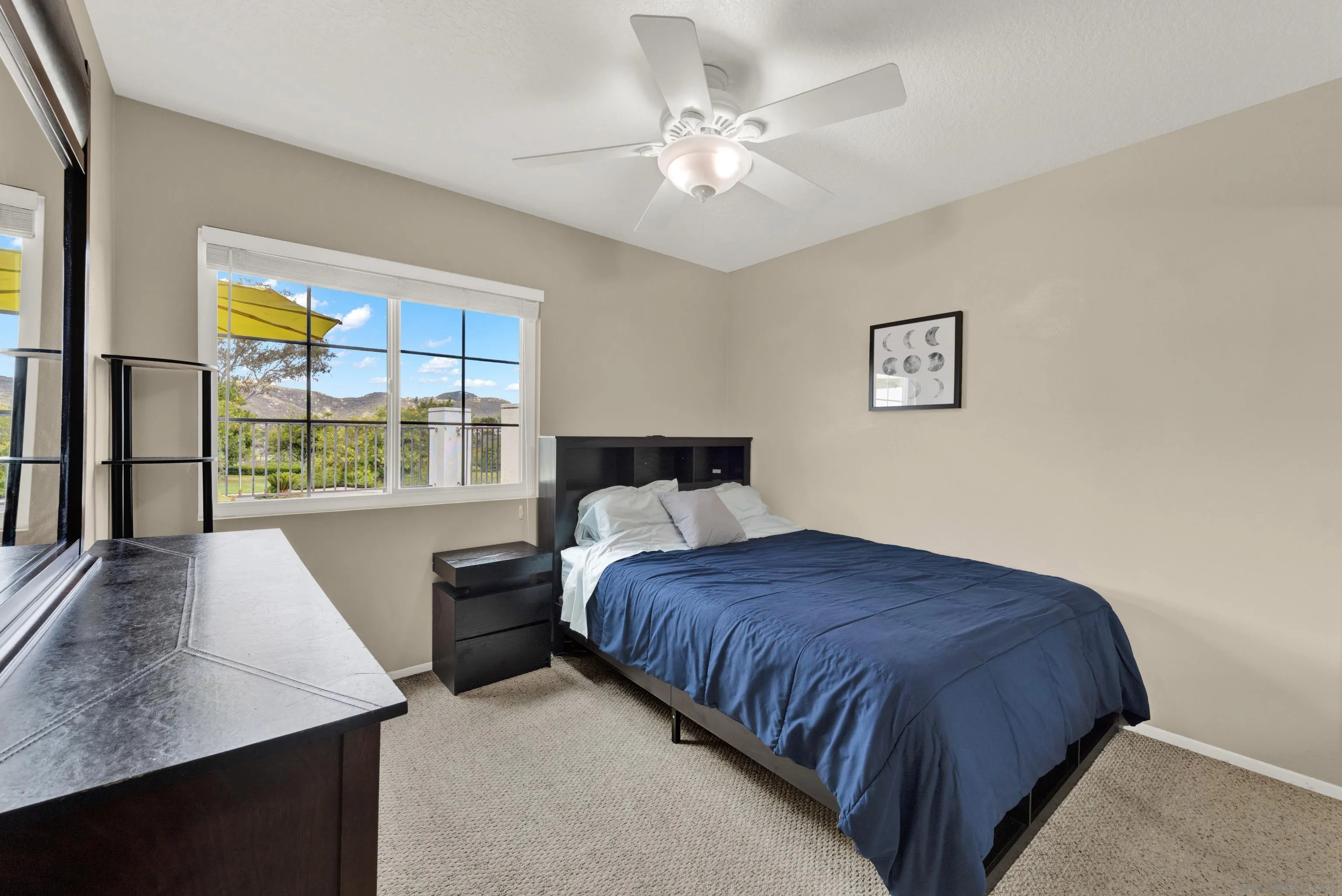 https://cdn.realtyfeed.com/cdn/127/260014599/2d0367e8d9416c37fb5185e1fa61082b.webp