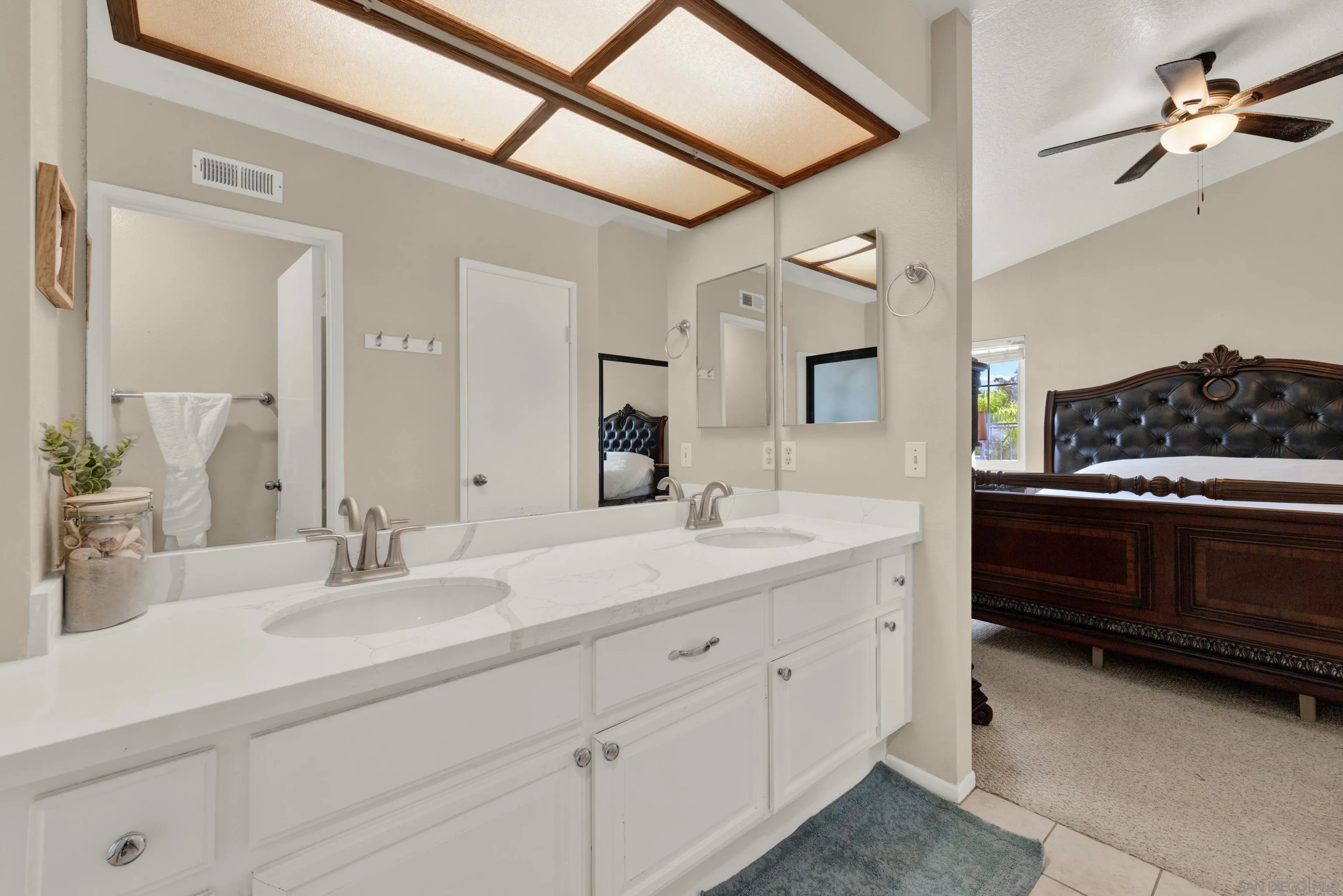 https://cdn.realtyfeed.com/cdn/127/260014599/aa66d86ac1e2a8b7b63b087637a12a30.webp