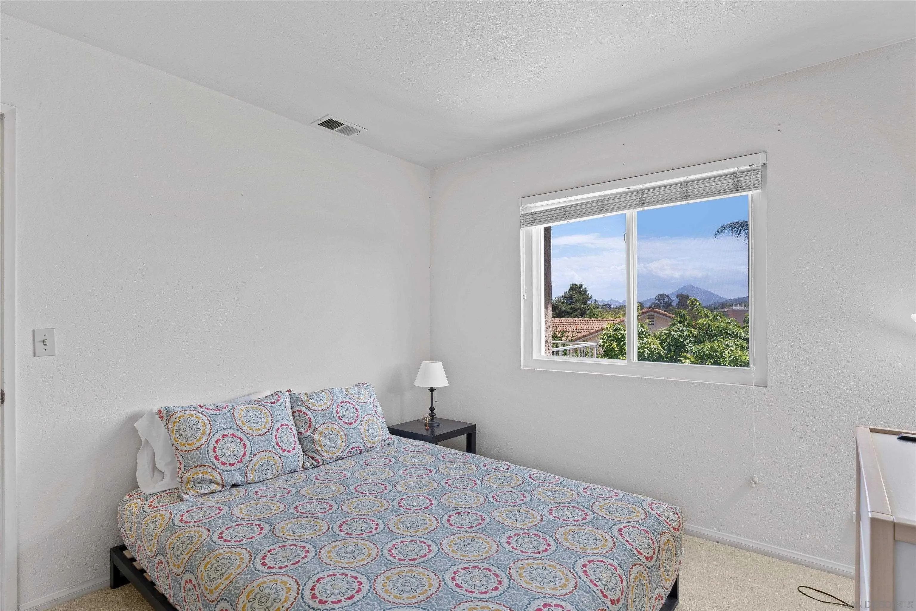https://cdn.realtyfeed.com/cdn/127/260014601/6bd50247fc0397dda6c41ac0c2dcf4a5.webp