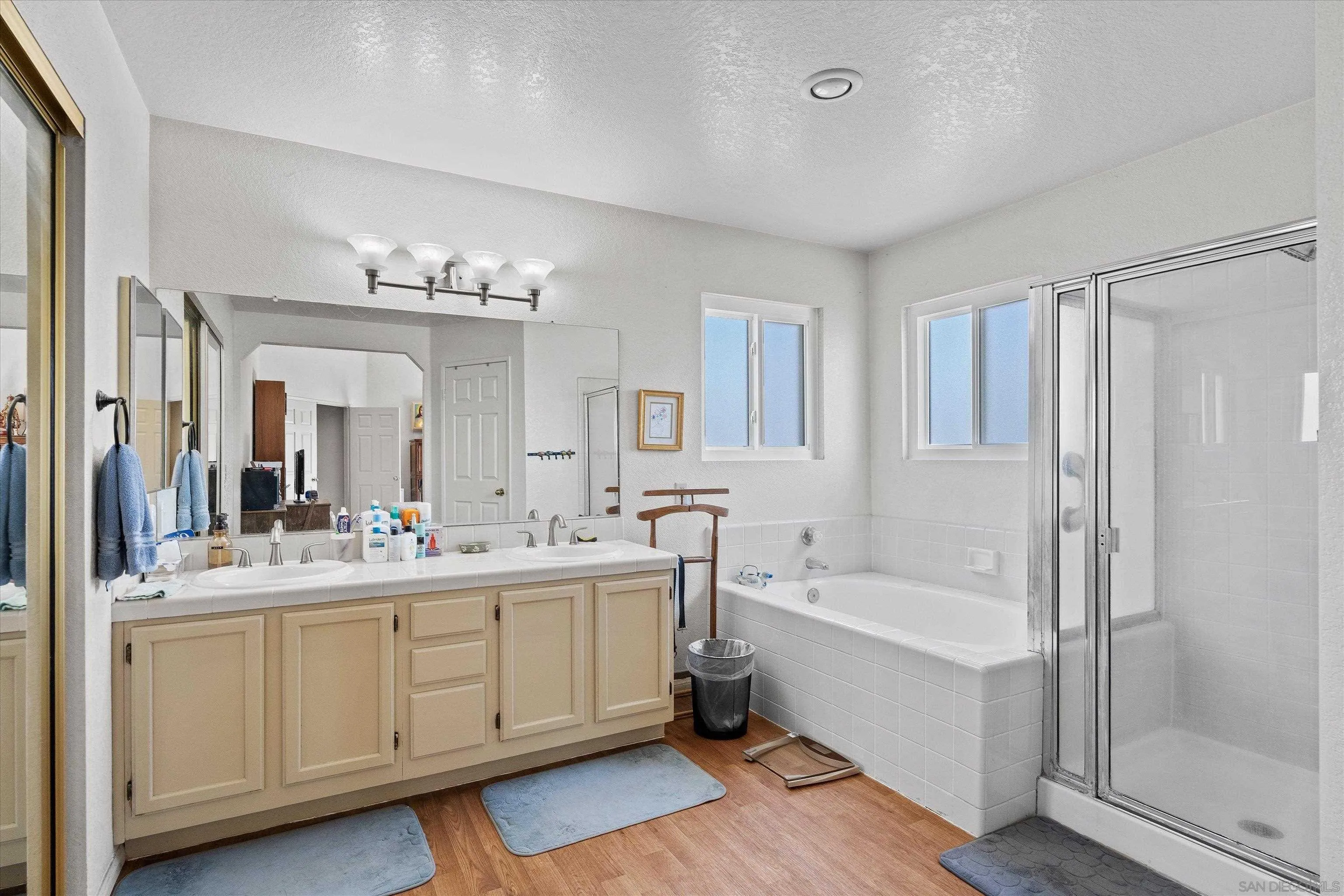 https://cdn.realtyfeed.com/cdn/127/260014601/7a459b1969bded455ee30b71ef3d60a1.webp