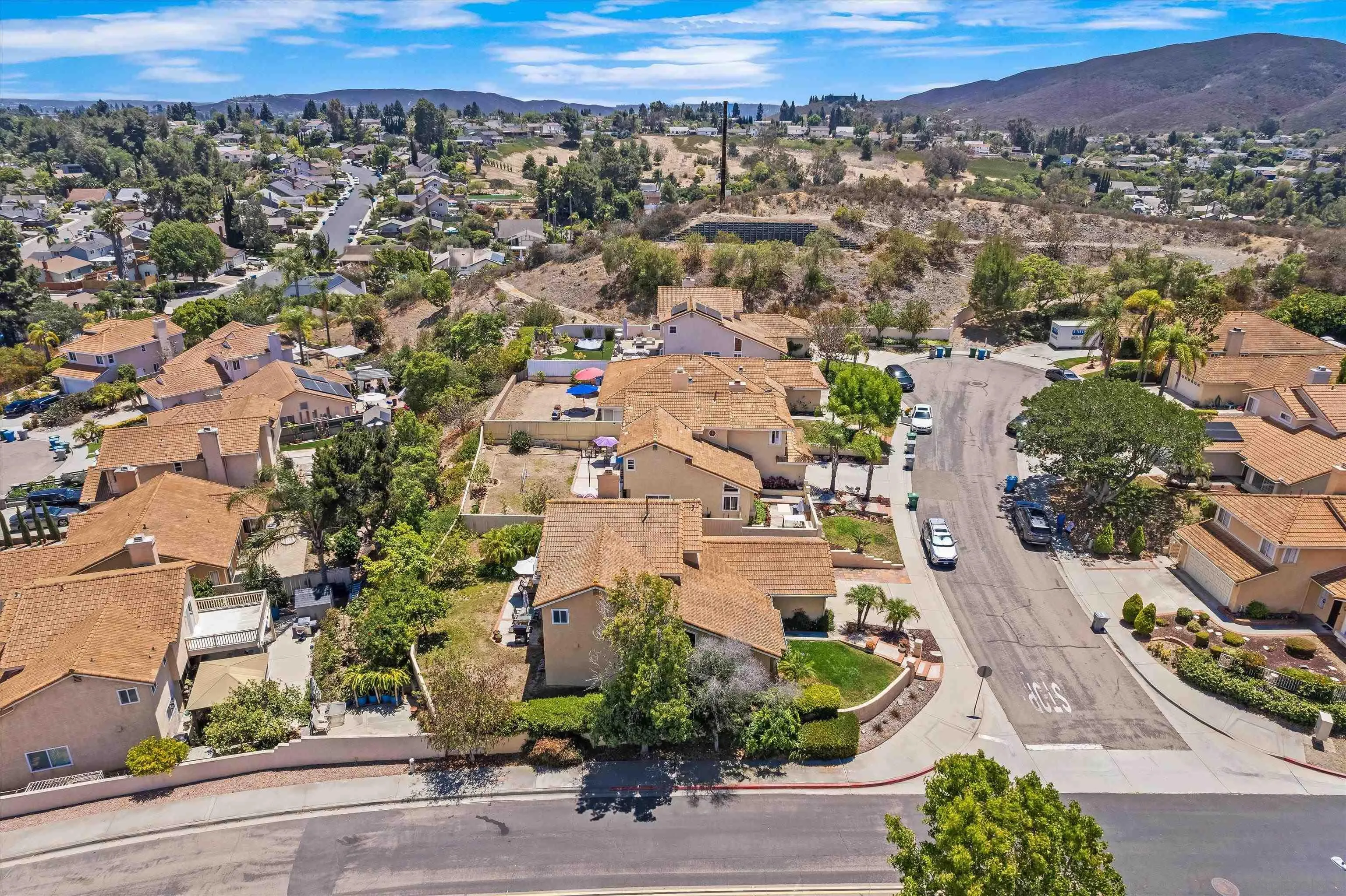 https://cdn.realtyfeed.com/cdn/127/260014601/e094b2f13510c9536942df37a3733c65.webp