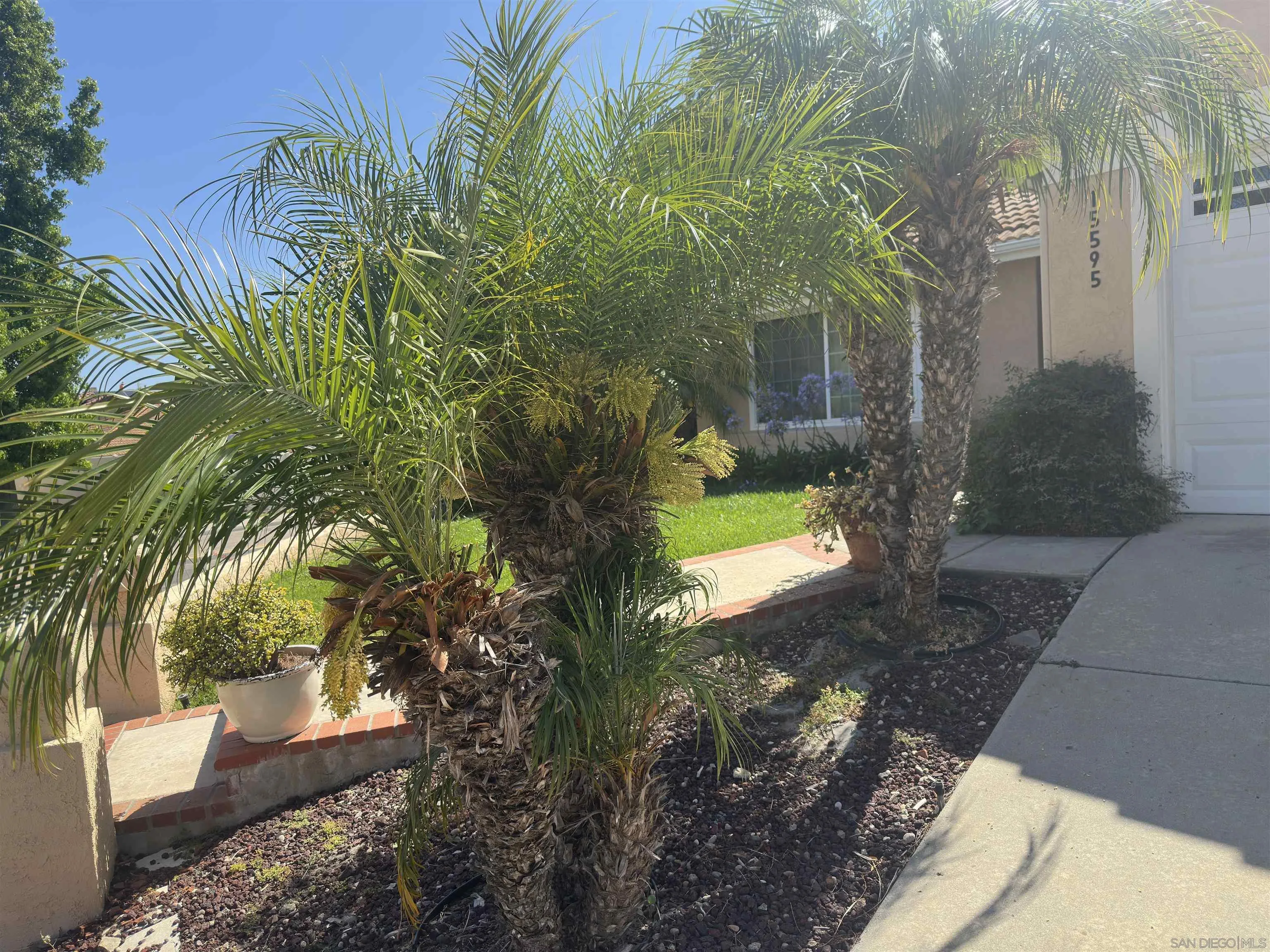 https://cdn.realtyfeed.com/cdn/127/260014601/fe23b625f3de4535fbd5320e4f06736f.webp