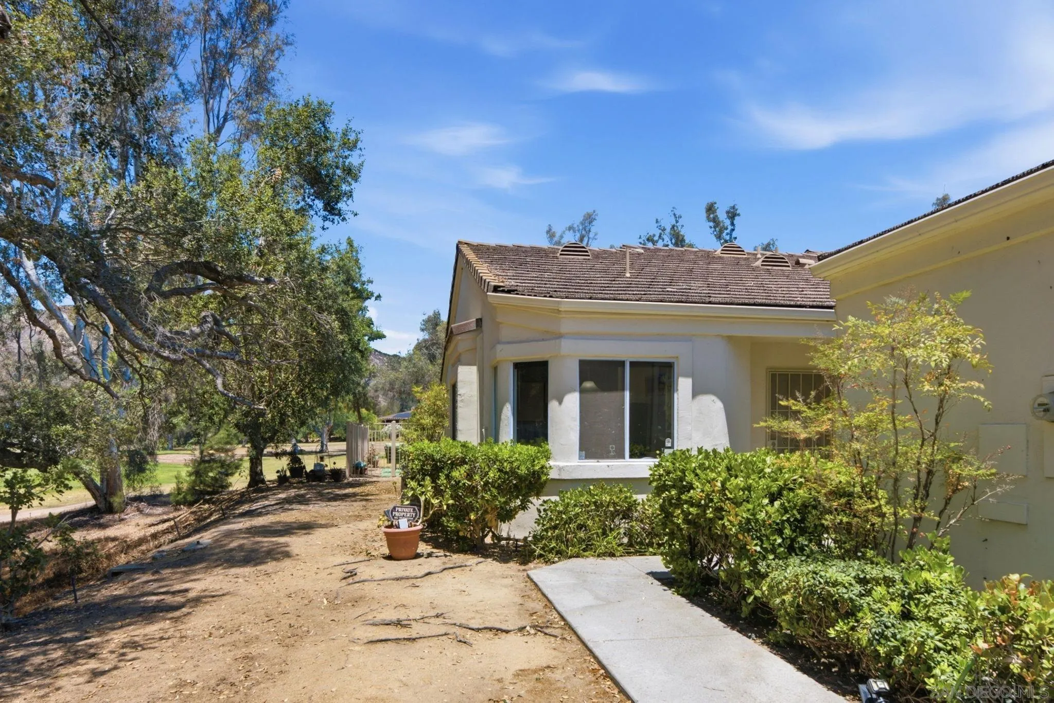 Photo #2: 260014602 Listing: Photo #2