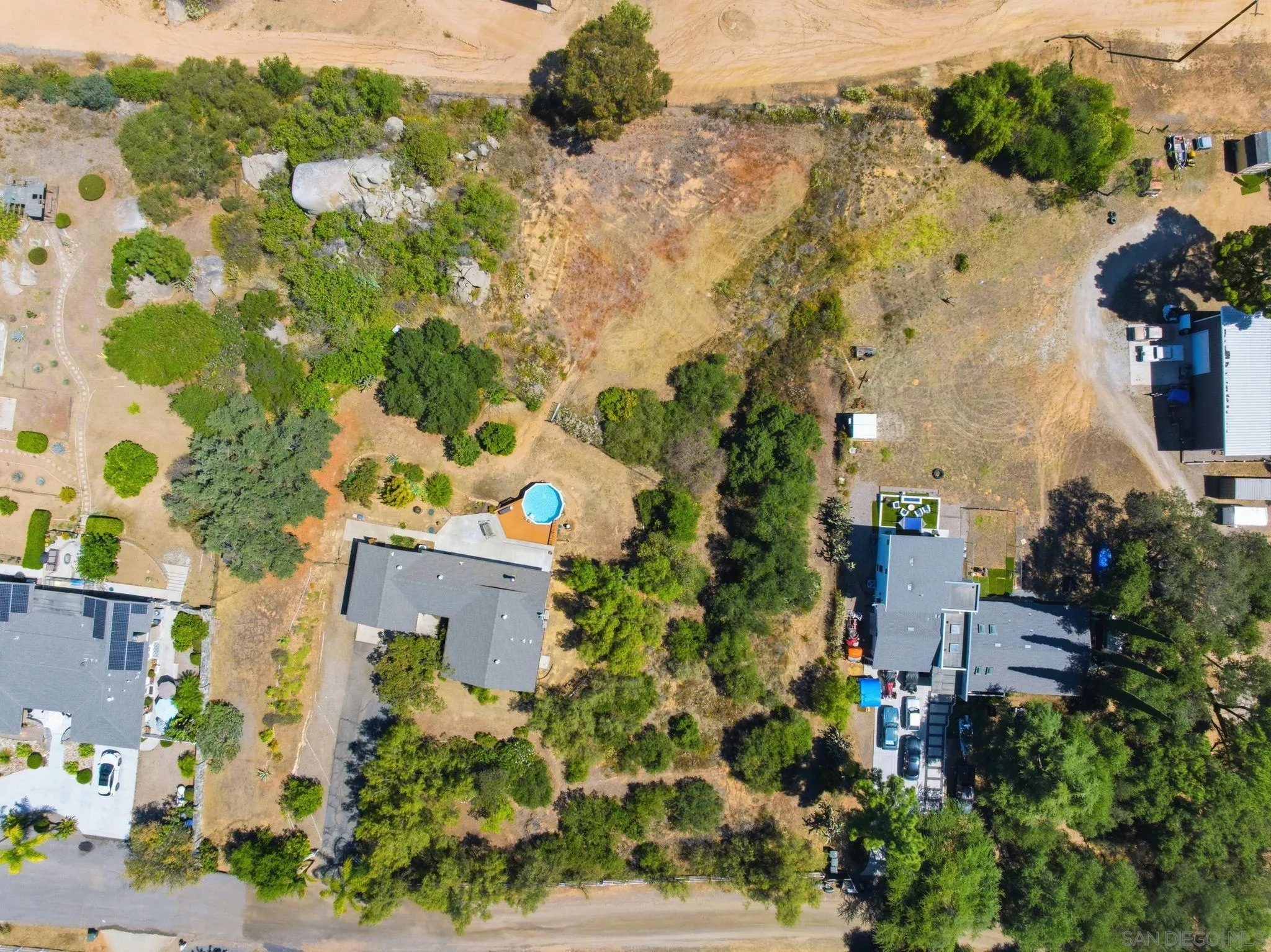 https://cdn.realtyfeed.com/cdn/127/260014603/4f29141c16b618dae935fa596114b112.webp