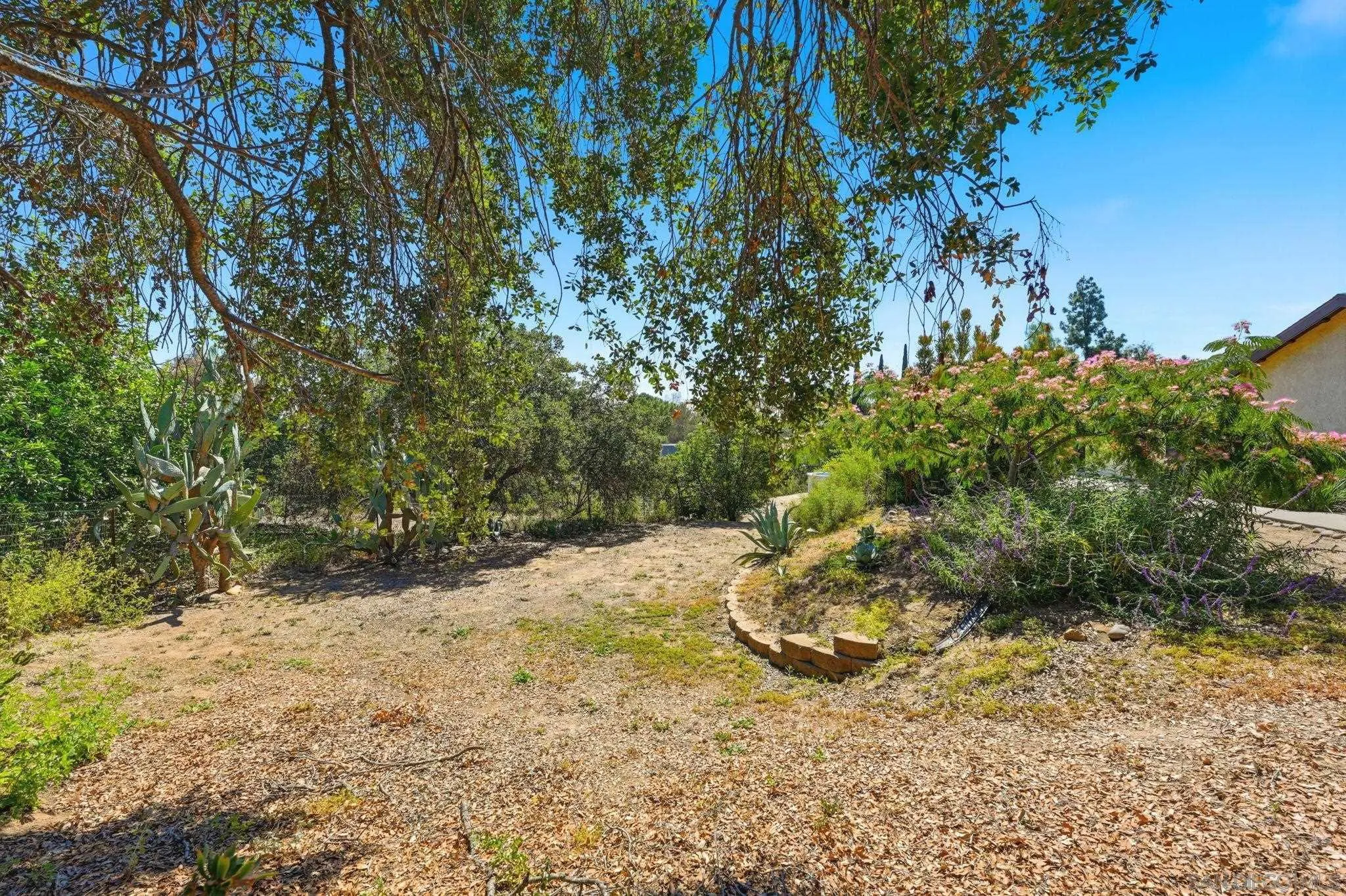 https://cdn.realtyfeed.com/cdn/127/260014603/a7bb297d6aa506c0254decb55c3318ee.webp