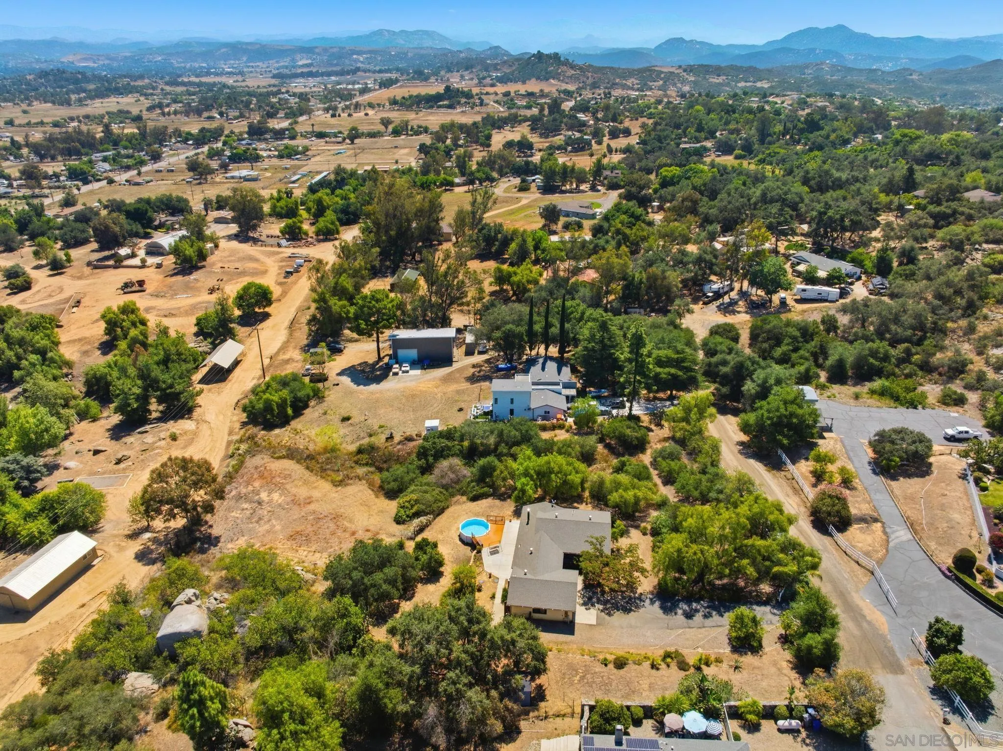 https://cdn.realtyfeed.com/cdn/127/260014603/a9a2fa224c7f6e267e9f826c3583acb4.webp