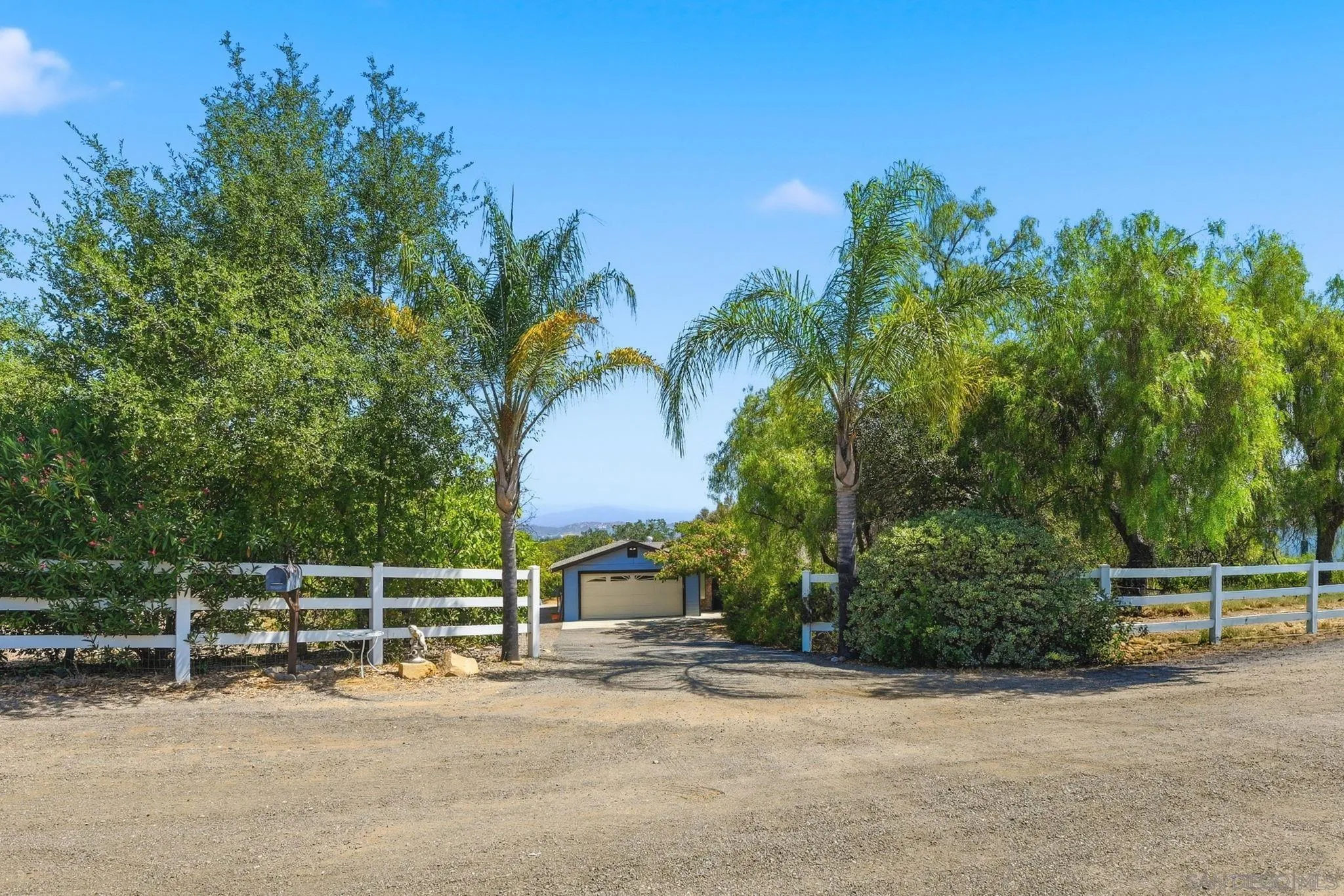 https://cdn.realtyfeed.com/cdn/127/260014603/ff189cfad3d89227ee457a6113b607d4.webp