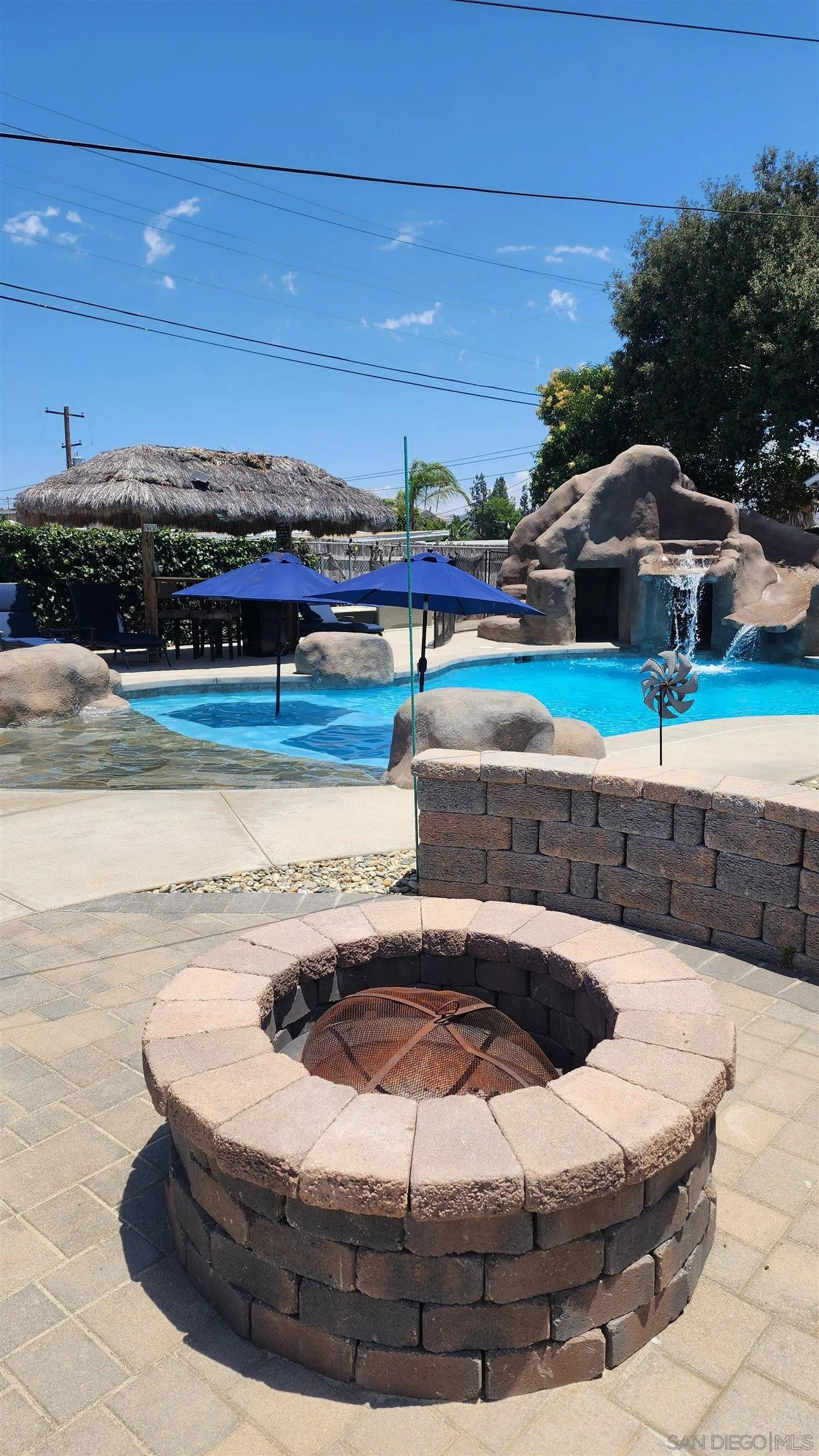 https://cdn.realtyfeed.com/cdn/127/260014608/8acf096e5a6ab8a1036ac1103d62c5fb.webp