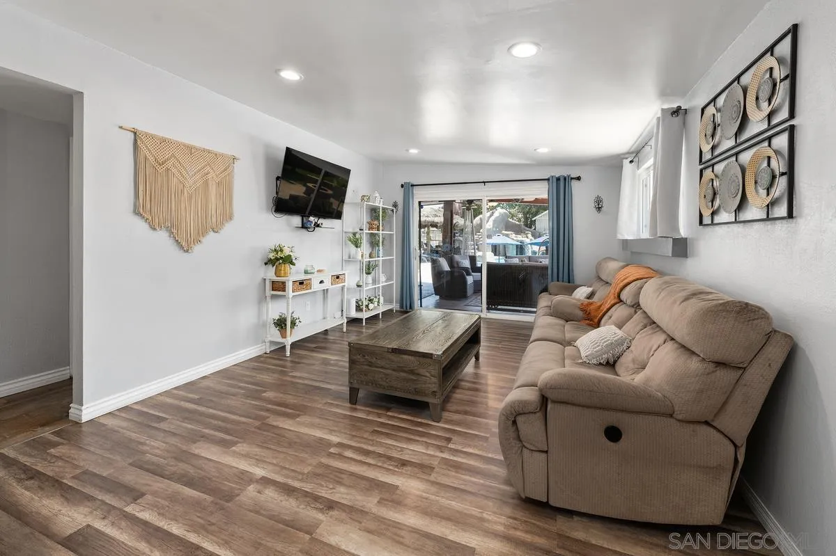 https://cdn.realtyfeed.com/cdn/127/260014608/9dcd963a834a5dd046f61e194dd7f853.webp