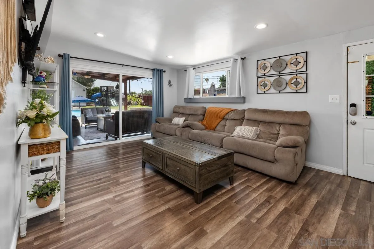 https://cdn.realtyfeed.com/cdn/127/260014608/aee10281d415466a8e510b0a2369dcda.webp
