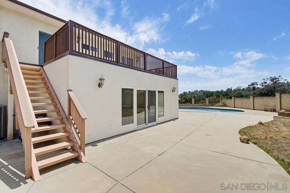 https://cdn.realtyfeed.com/cdn/127/260014612/074064f94bc04f5580d2c15f5ab64316.webp