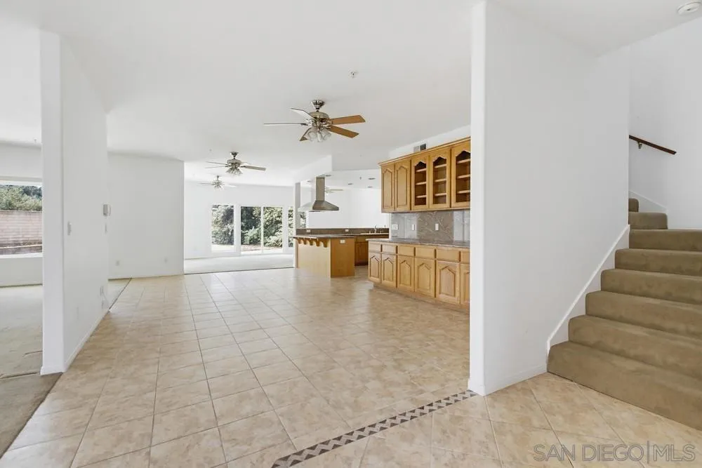 https://cdn.realtyfeed.com/cdn/127/260014612/118206c3db17704772ce6cf14337fc23.webp