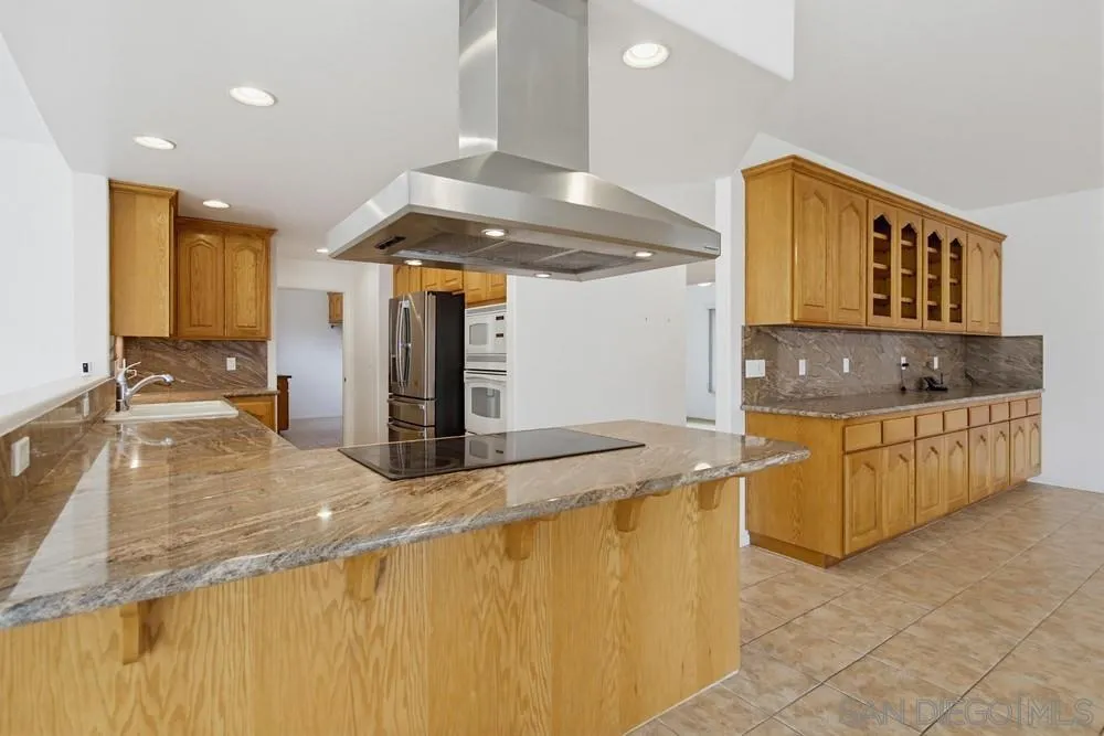 https://cdn.realtyfeed.com/cdn/127/260014612/1486650a403fc14de28289d56d8ead22.webp