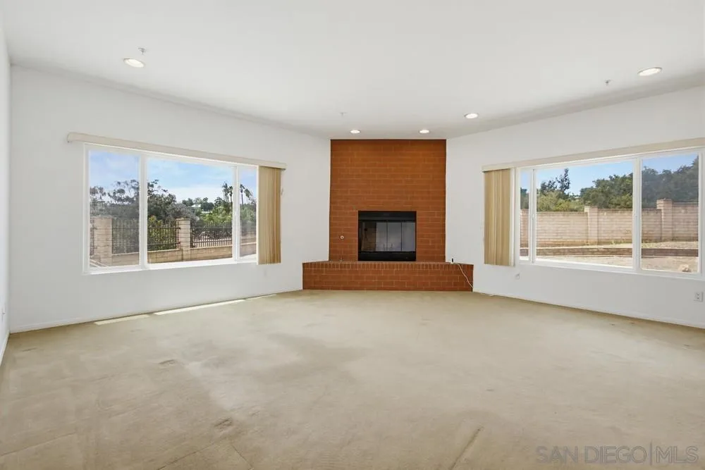 https://cdn.realtyfeed.com/cdn/127/260014612/17be684ad3266e50c4df1dab611a0aca.webp