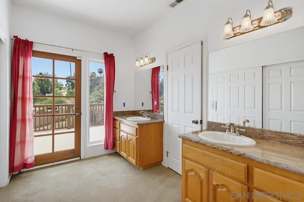 https://cdn.realtyfeed.com/cdn/127/260014612/40b67391c97c4d131f3ce16289e8a3dc.webp