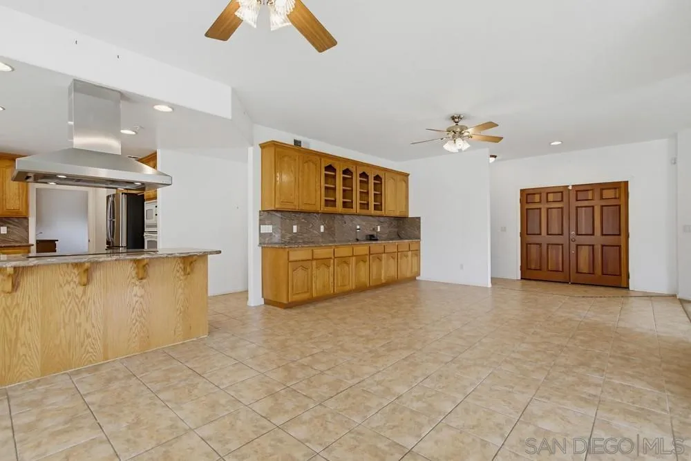 https://cdn.realtyfeed.com/cdn/127/260014612/89d61b8f207b99d13f799e15aad22783.webp