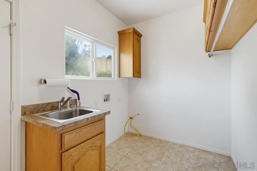 https://cdn.realtyfeed.com/cdn/127/260014612/9edea192fe3656a498c7fb809af2e610.webp