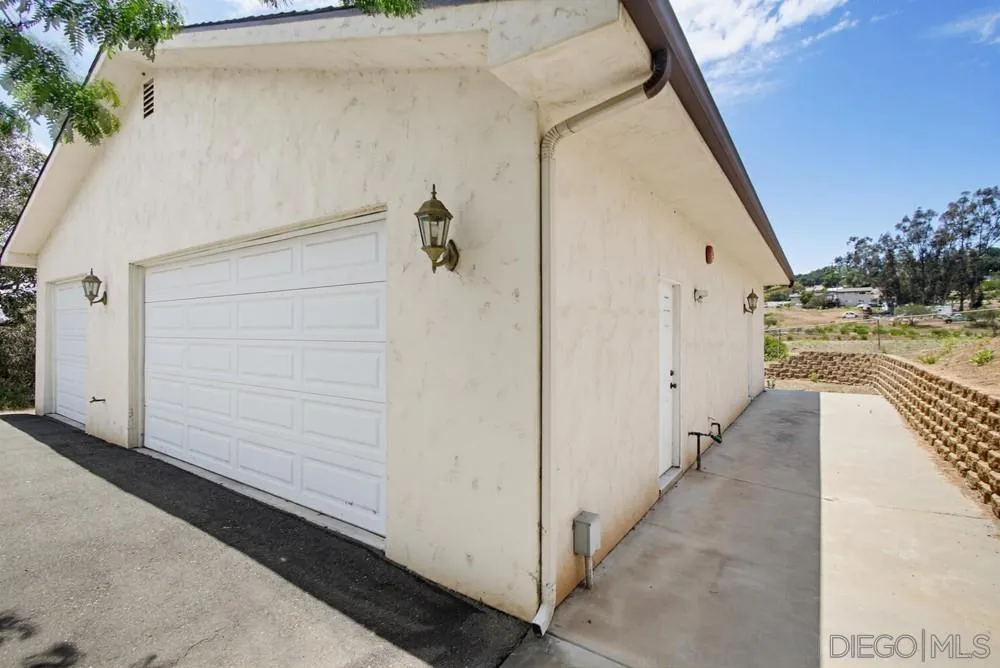 https://cdn.realtyfeed.com/cdn/127/260014612/a0ccdff2980c6f0b51d62967a9ef5b99.webp