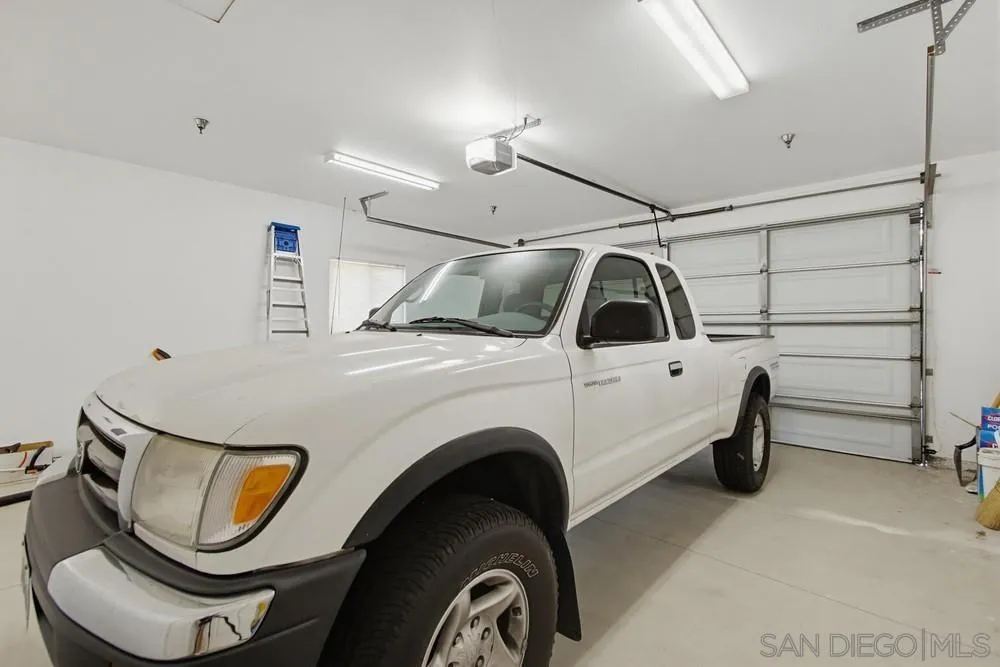 https://cdn.realtyfeed.com/cdn/127/260014612/a9485dd528f0d1d77ce5c5a63e304043.webp