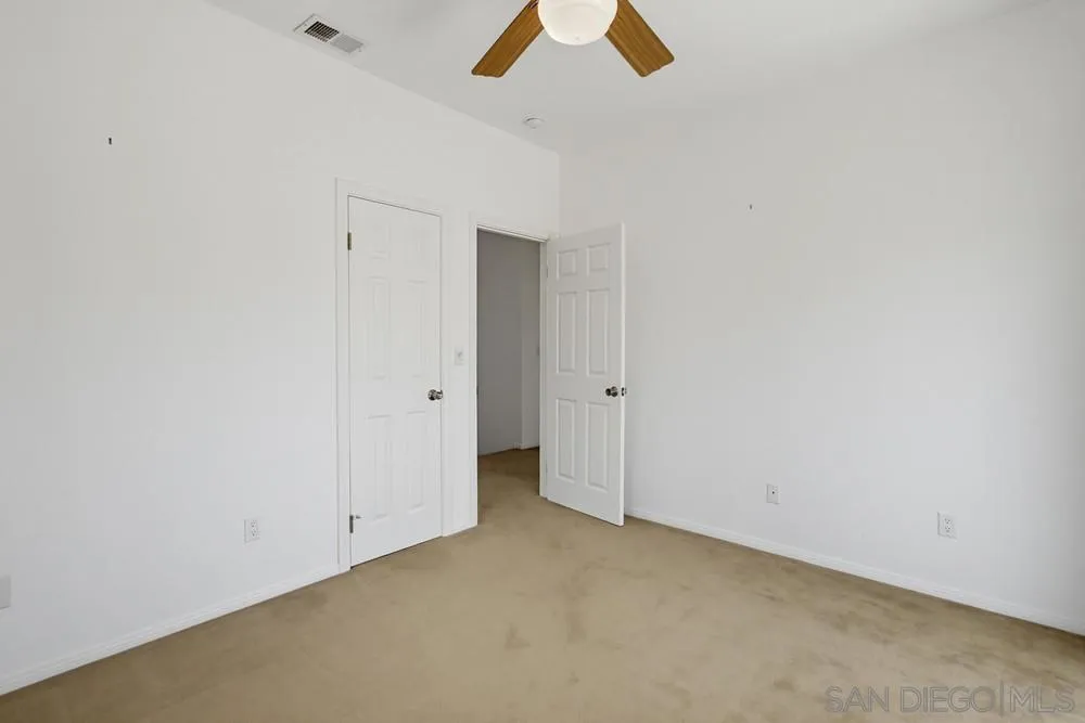 https://cdn.realtyfeed.com/cdn/127/260014612/a9b056d799cd4fa8936f7e92e41d79a5.webp
