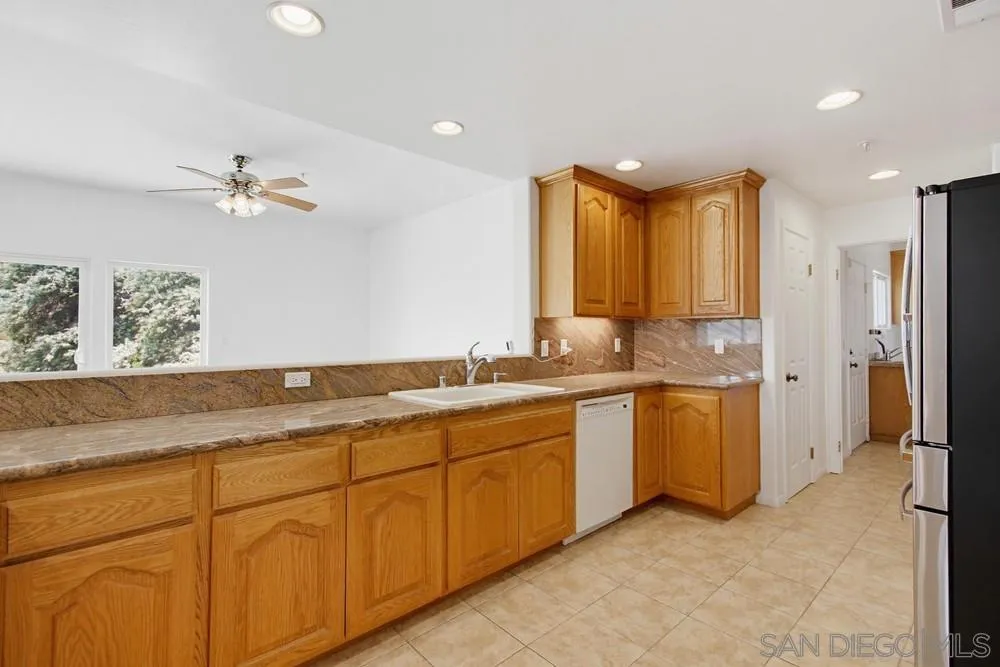 https://cdn.realtyfeed.com/cdn/127/260014612/b6da3b58e07cf7397a5a4ab9d066d405.webp