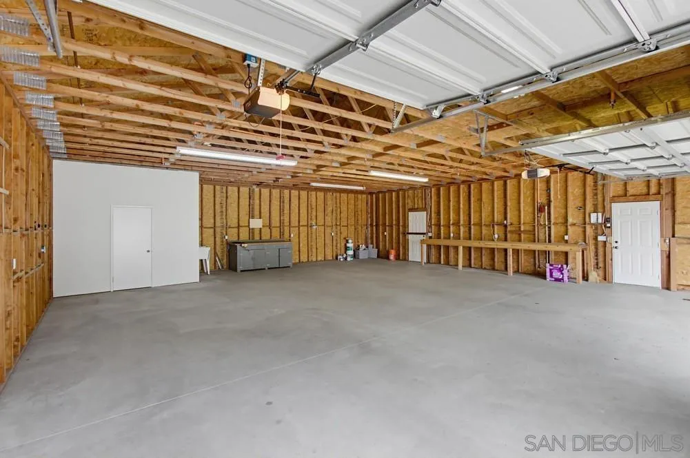 https://cdn.realtyfeed.com/cdn/127/260014612/c072b17fd54596da82b707d0884958d3.webp