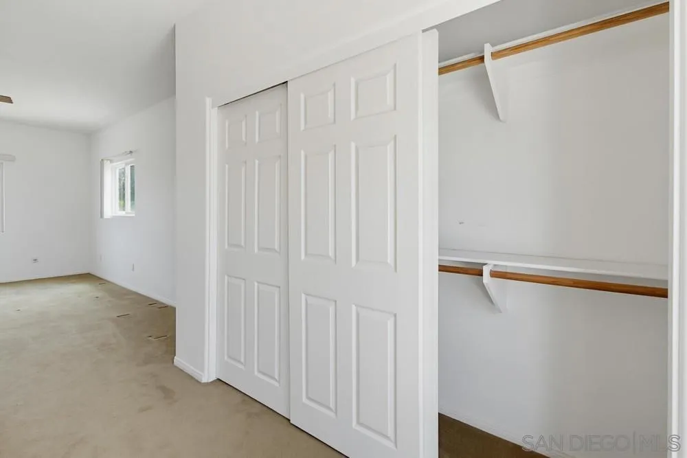 https://cdn.realtyfeed.com/cdn/127/260014612/ccf4c117f31e5c163ae0a70449c20003.webp