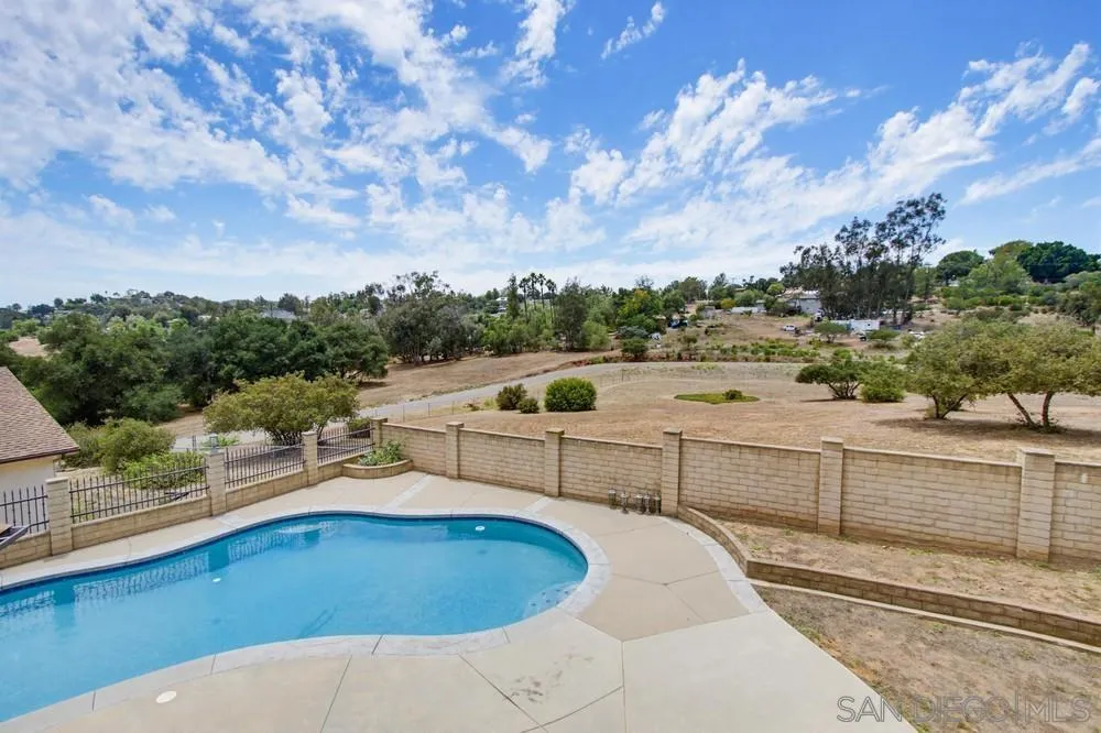 https://cdn.realtyfeed.com/cdn/127/260014612/d6c5d0b1f565166d64679ff4f84de21f.webp
