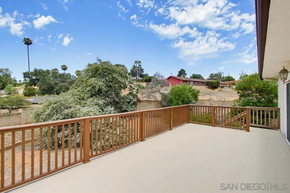 https://cdn.realtyfeed.com/cdn/127/260014612/d82411e0d625d71a780167a282d221a8.webp