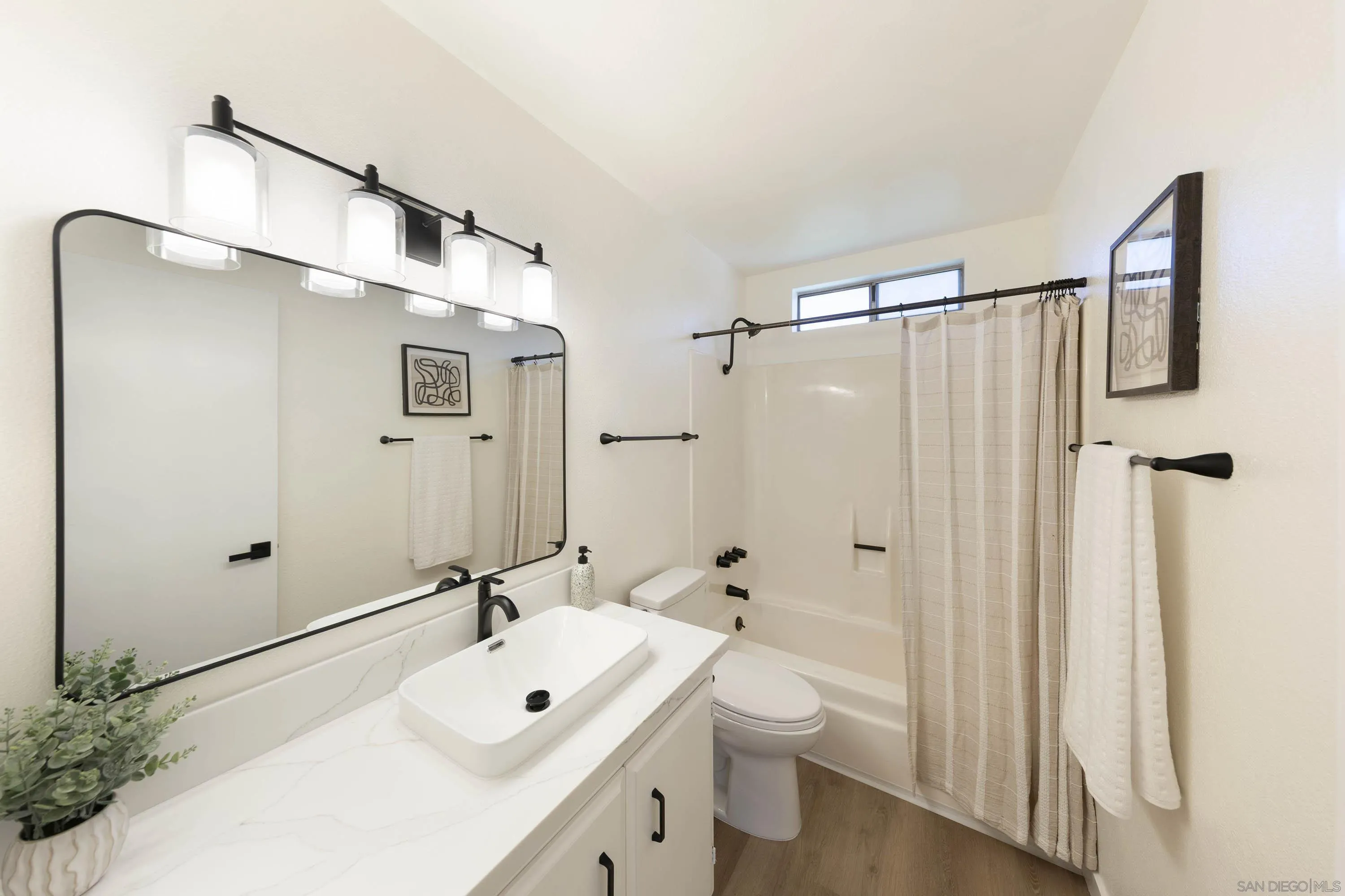 https://cdn.realtyfeed.com/cdn/127/260014618/18448fc1e780ef283f26cee37ff115ca.webp