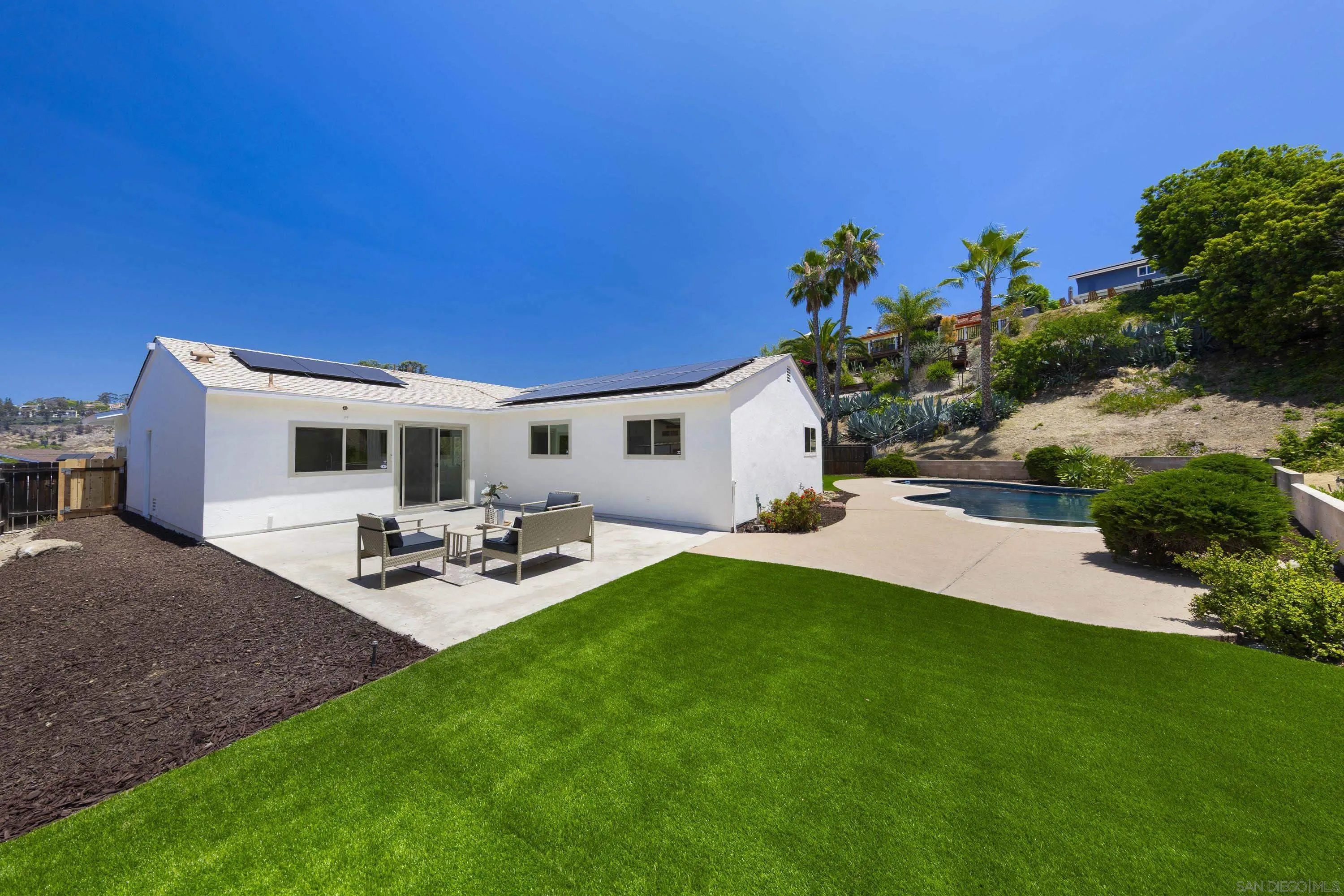 https://cdn.realtyfeed.com/cdn/127/260014618/2b205c0e548ce8ed43c11d663881397c.webp