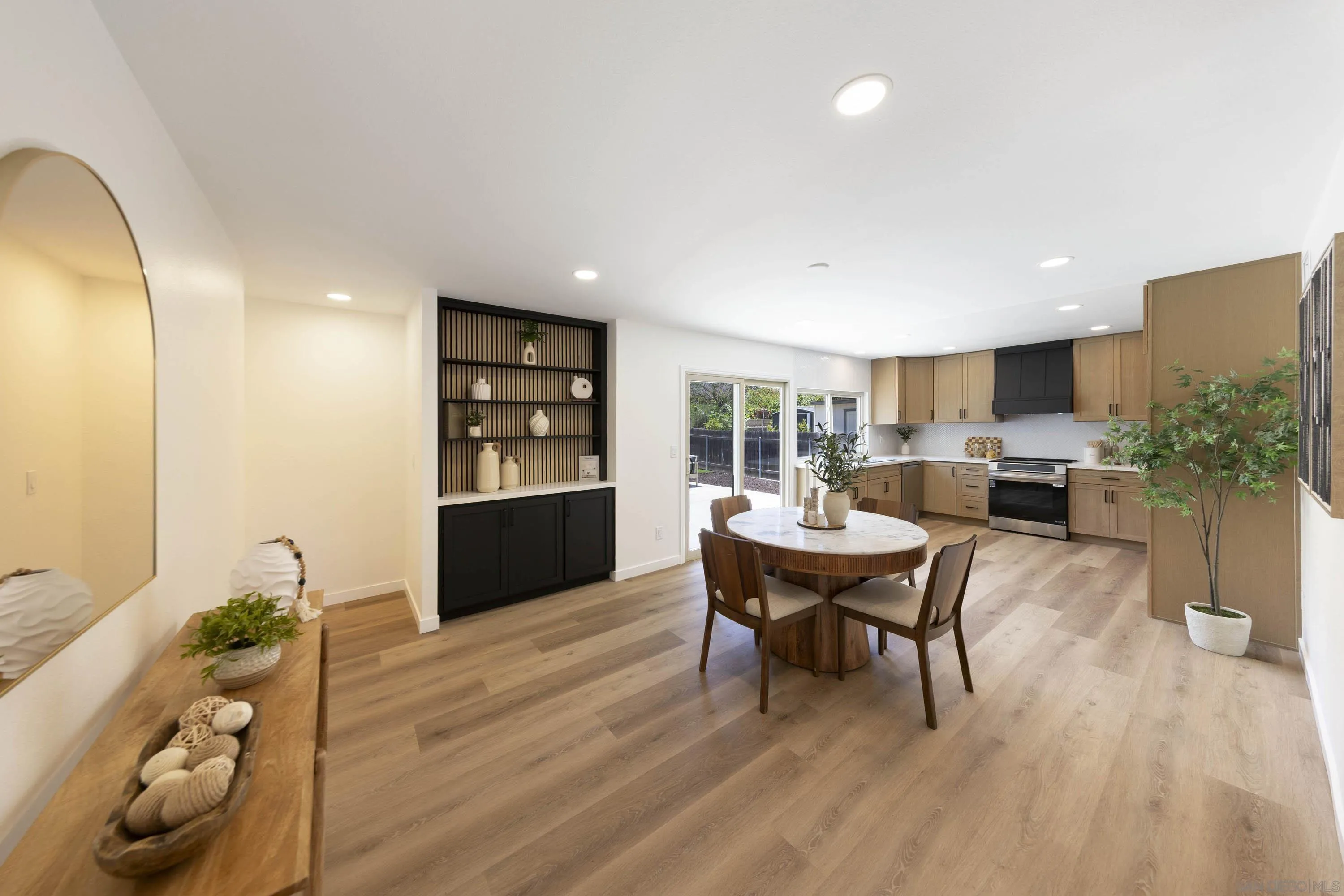 https://cdn.realtyfeed.com/cdn/127/260014618/57d4efe88bf2023461d13a79696b30ce.webp